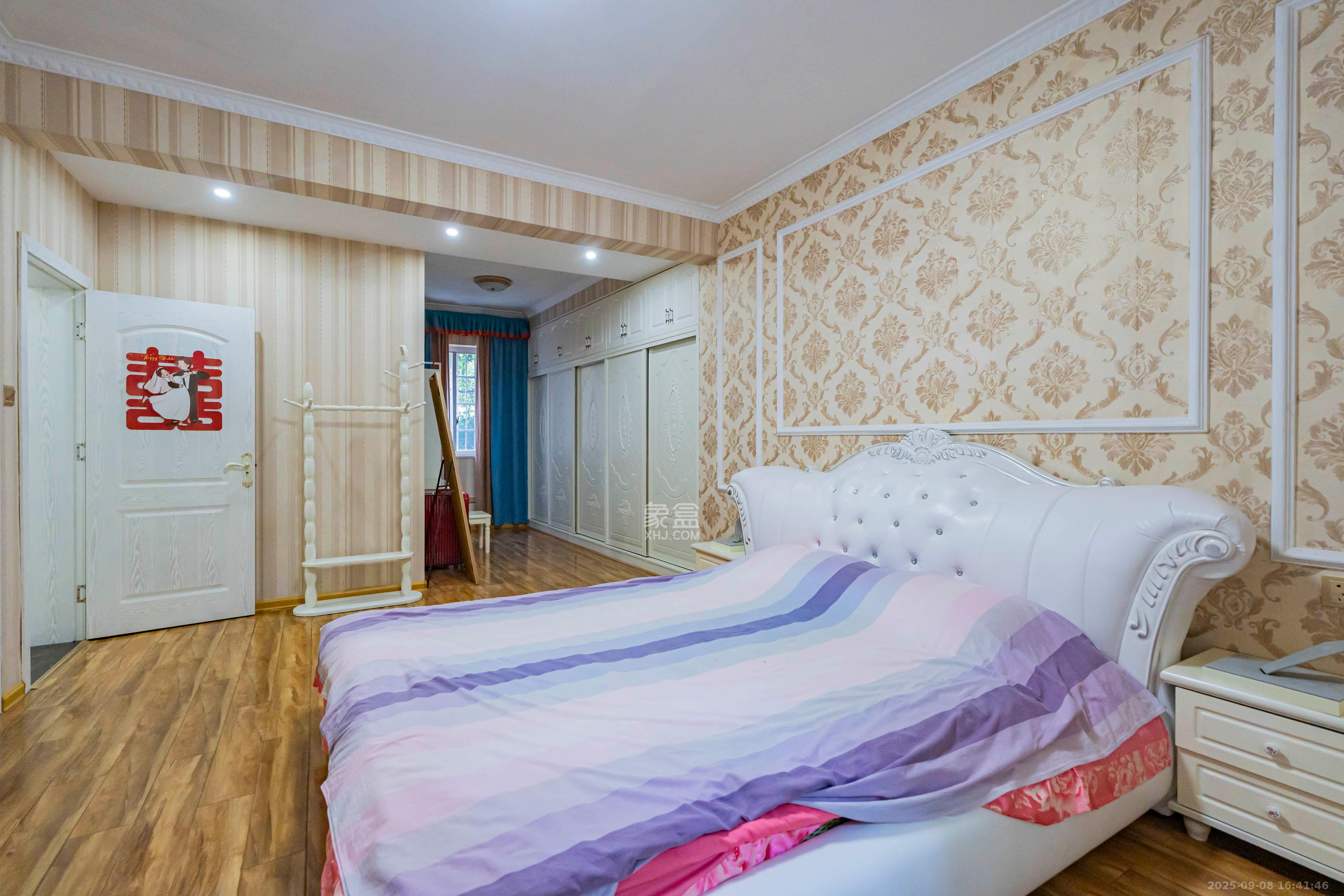 左岸春天  3室2厅1卫    128.0万卧室