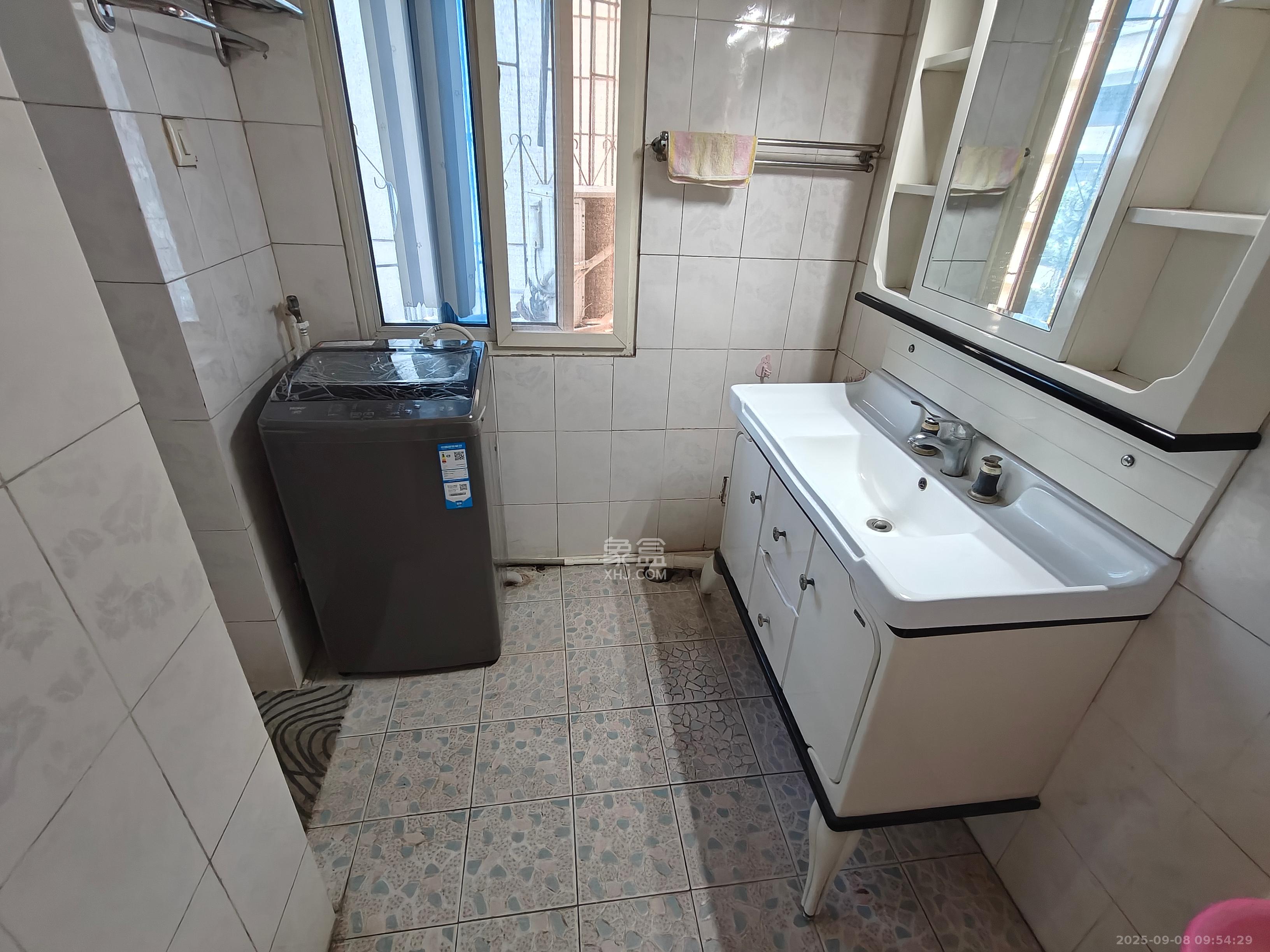 湖南石油化学工业局小区(侯家塘化工厅) 2室2厅1卫 2000.0元/月 湖南石油化学工业局小区(侯家塘化工厅) 2室2厅1卫 2000.0元/月室内图