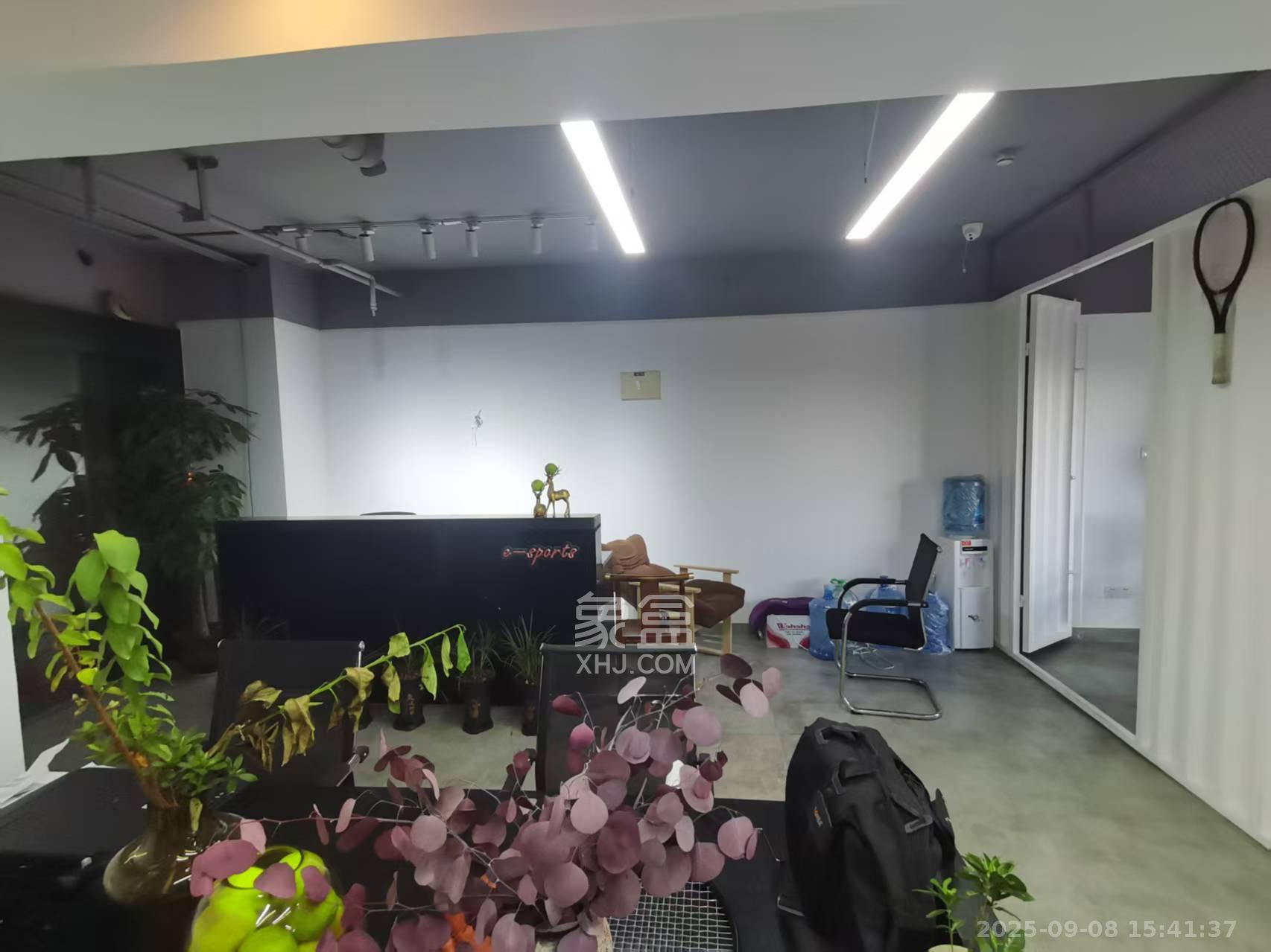 旭辉国际广场(永升商业广场) 2室1厅1卫 3400.0元/月 旭辉国际广场(永升商业广场) 2室1厅1卫 3400.0元/月室内图