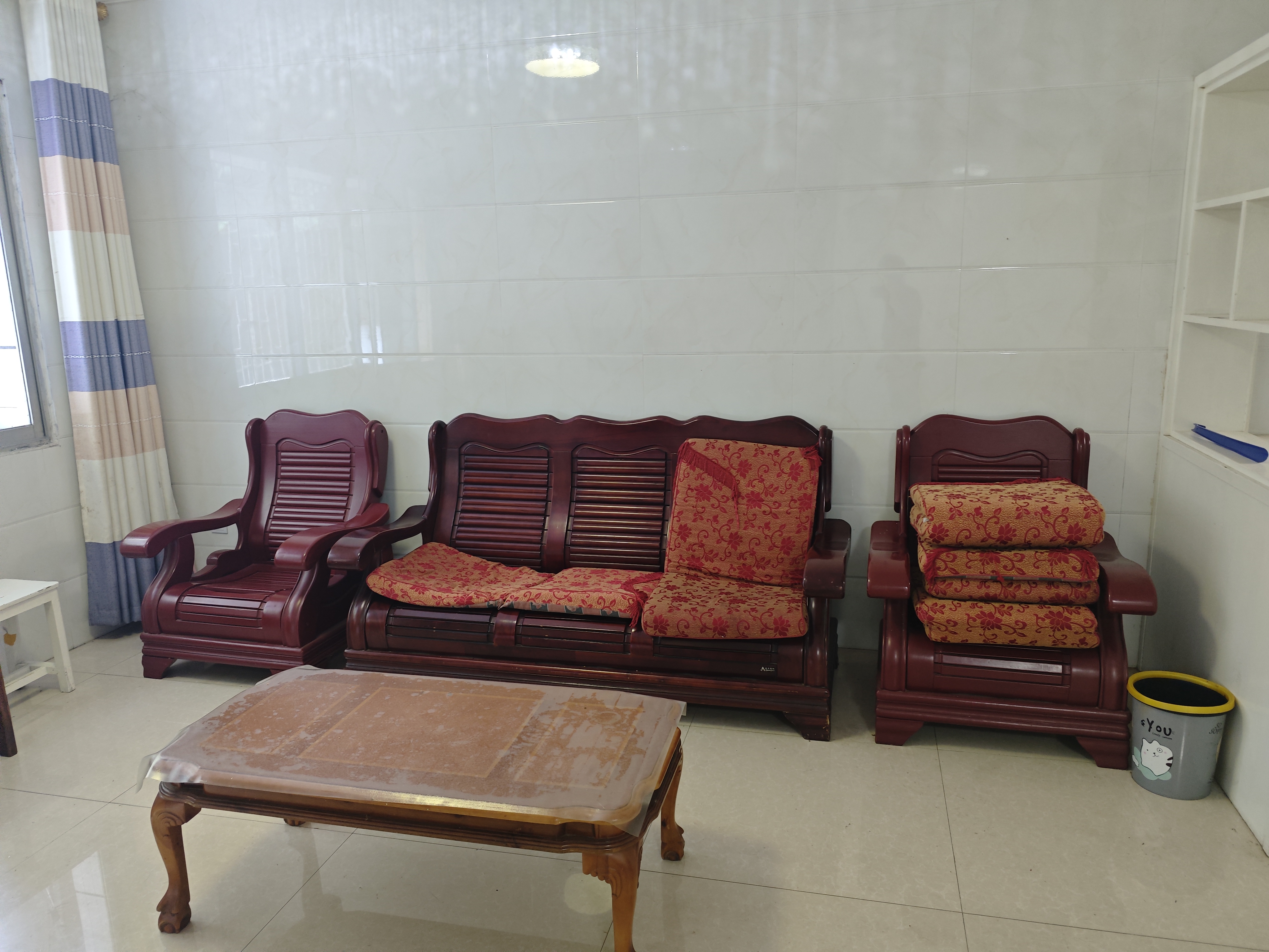 凤凰山小区 2室1厅1卫 1200.0元/月 凤凰山小区 2室1厅1卫 1200.0元/月室内图