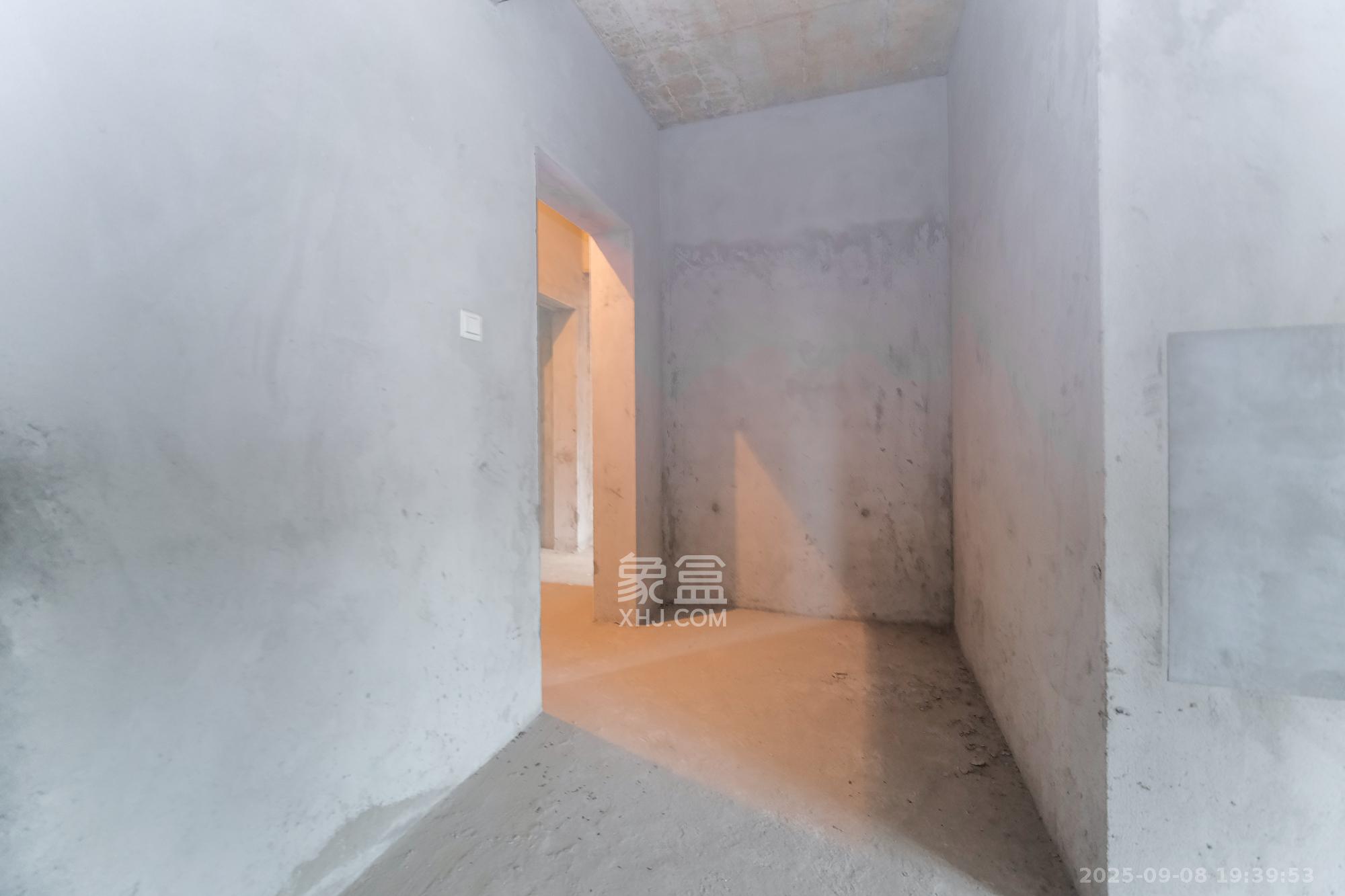 艾美潇湘  3室2厅1卫    98.0万其他