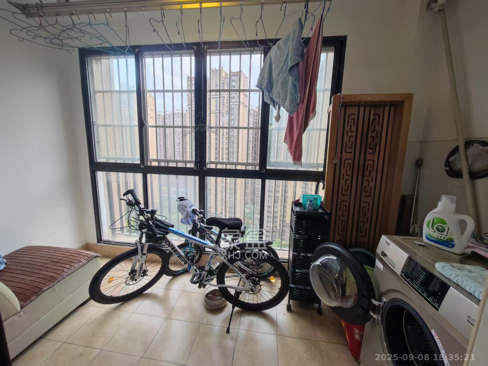 华润凤凰城三期  3室2厅1卫    1800.0元/月 华润凤凰城三期  3室2厅1卫    1800.0元/月室内图