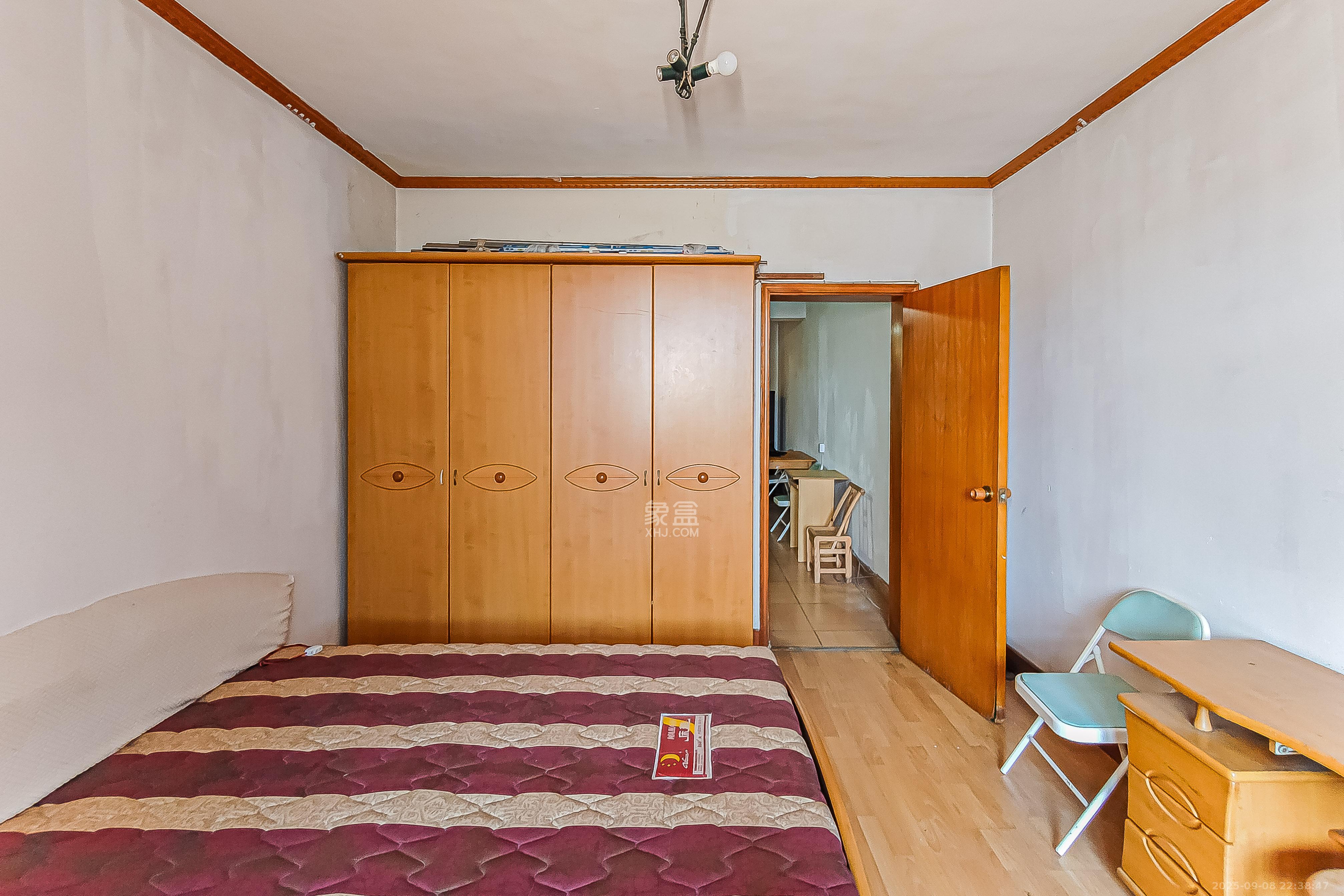 长郡花园  2室1厅1卫    73.0万 长郡花园  2室1厅1卫    73.0万卧室