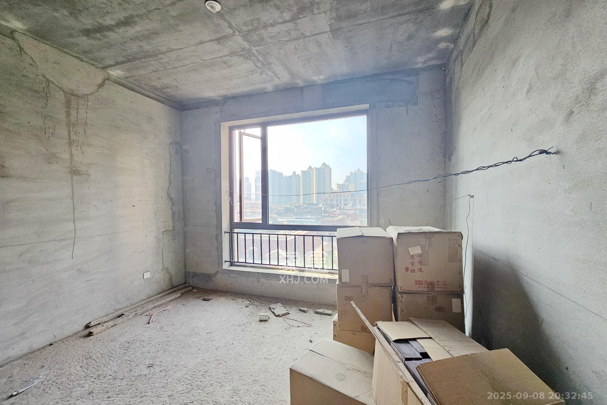 明昇壹城(明昇时代广场)一期 6室2厅4卫 408.00万 明昇壹城(明昇时代广场)一期 6室2厅4卫 408.00万卧室