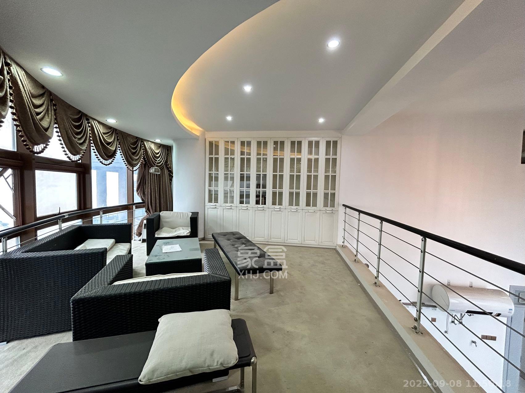 湘江世纪城湘江豪庭 4室2厅3卫 7000.0元/月 湘江世纪城湘江豪庭 4室2厅3卫 7000.0元/月室内图