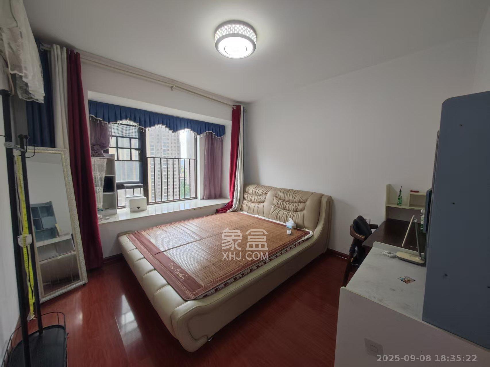 华润凤凰城三期  3室2厅1卫    1800.0元/月 华润凤凰城三期  3室2厅1卫    1800.0元/月室内图