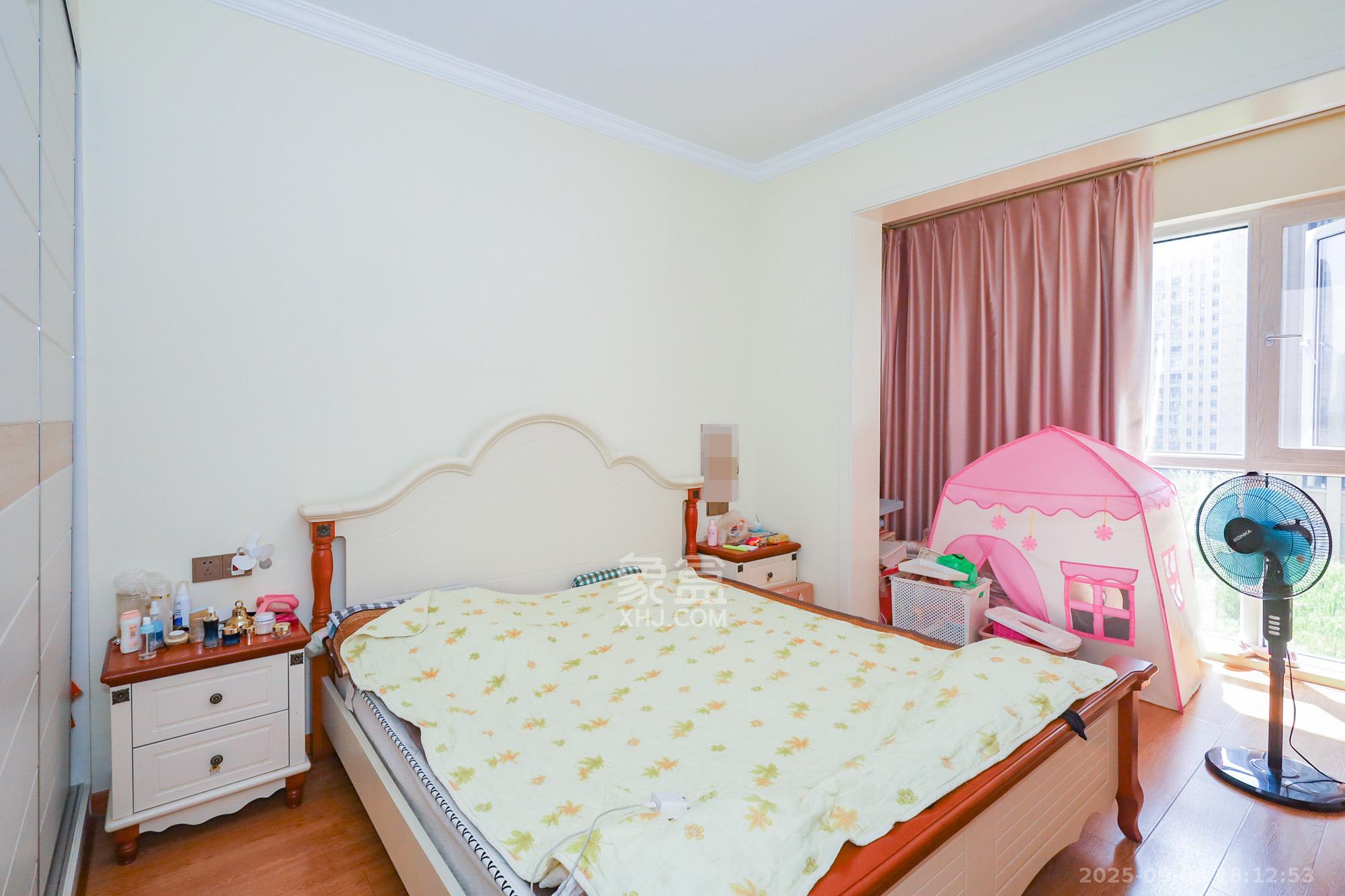 八方小区B区  3室2厅2卫    380.0万卧室