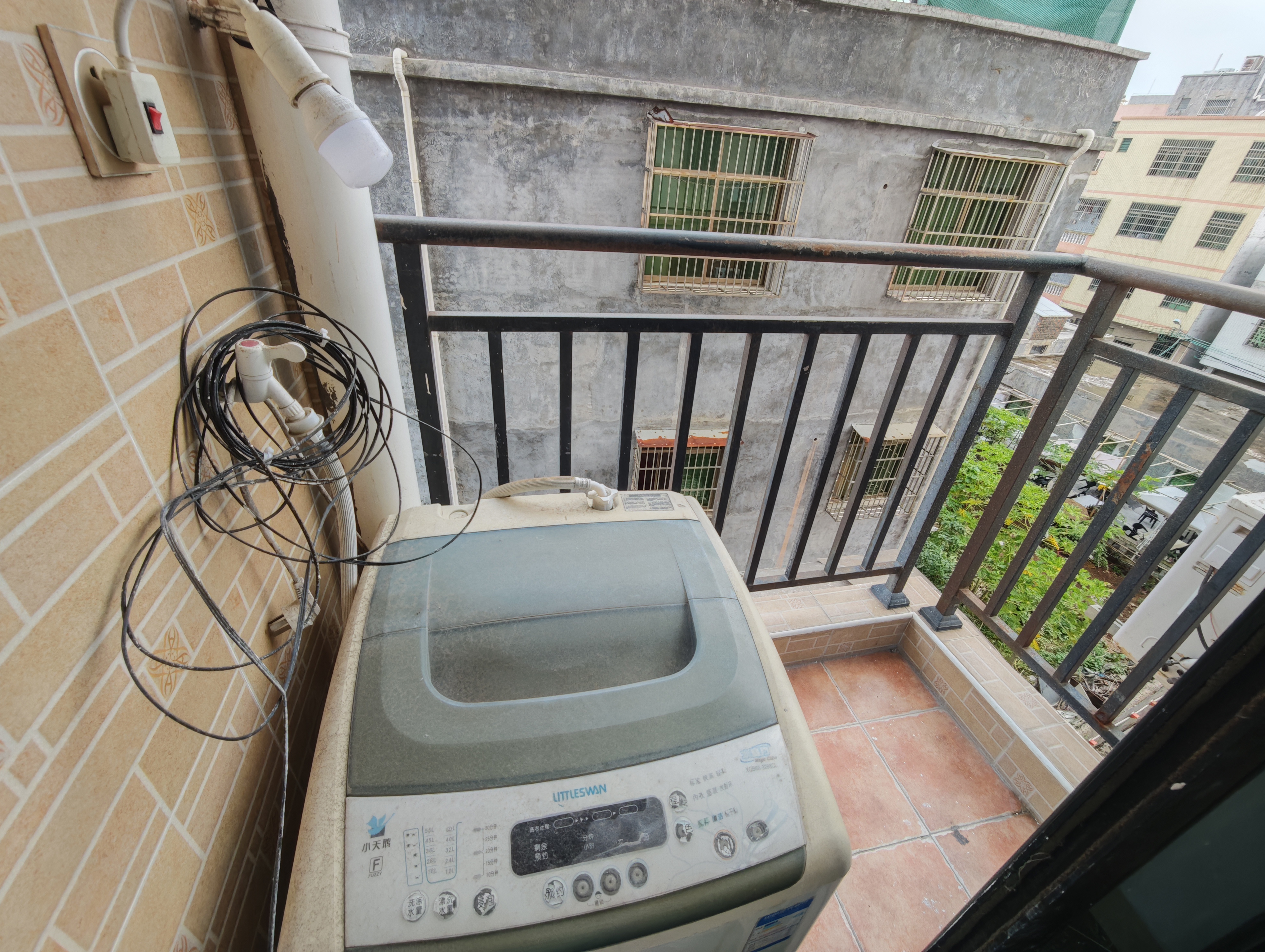 鸿信公寓 1室0厅1卫 1100.0元/月 鸿信公寓 1室0厅1卫 1100.0元/月室内图