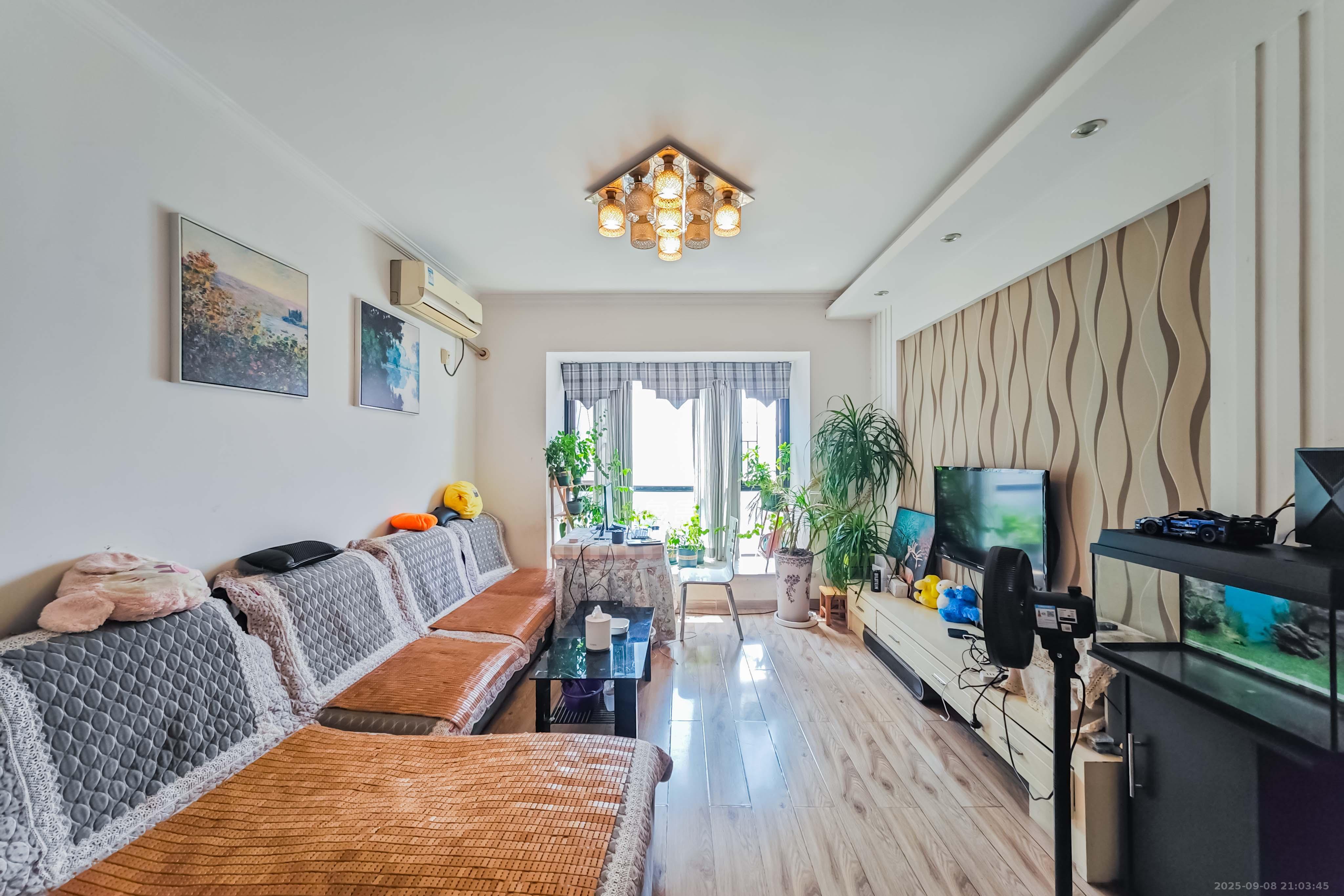 英郡年华  2室2厅1卫    66.0万 英郡年华  2室2厅1卫    66.0万客厅