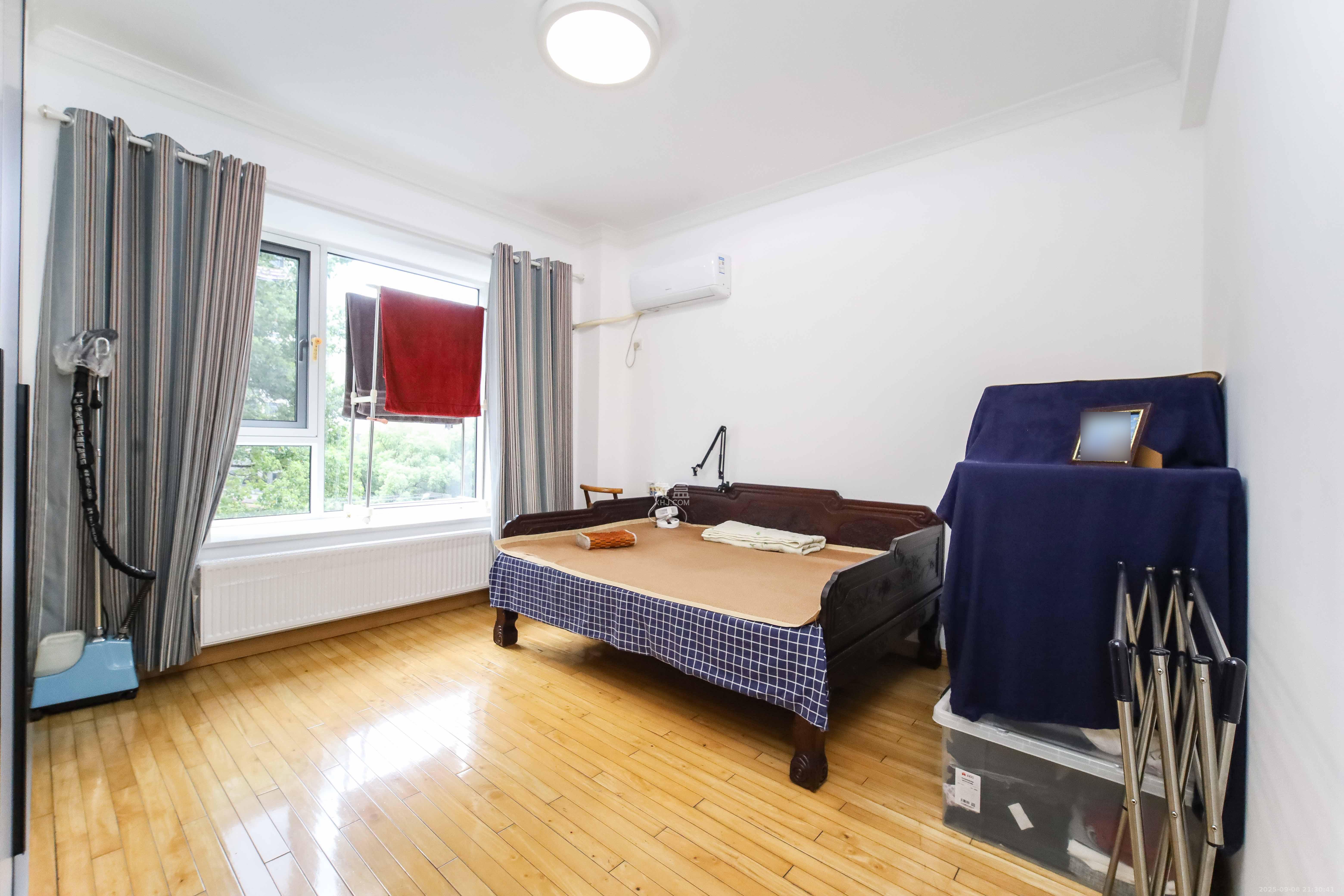 腾达家园（市交通局职工宿舍）  5室3厅2卫    210.0万卧室