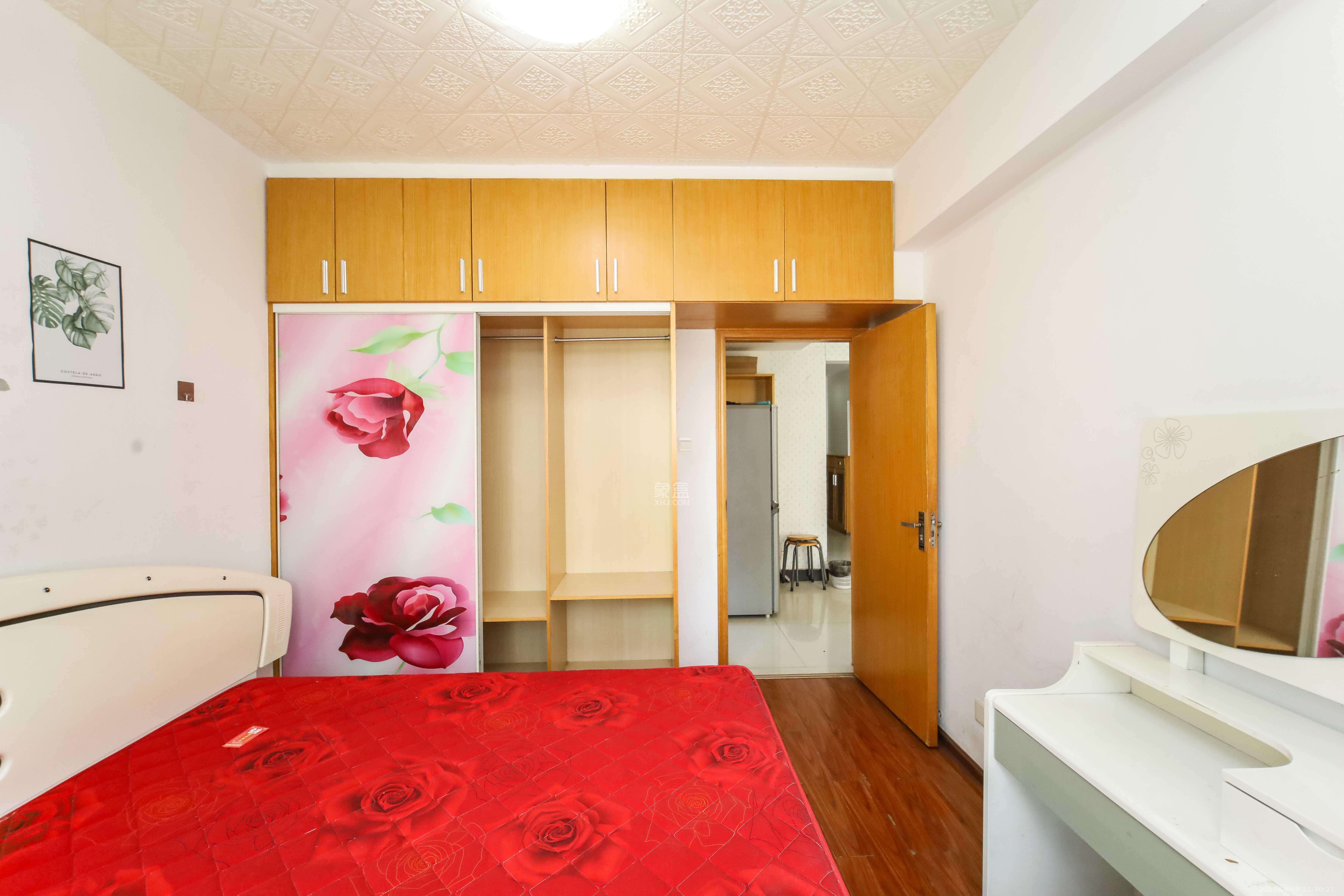 山水华景  3室2厅1卫    68.0万 山水华景  3室2厅1卫    68.0万卧室