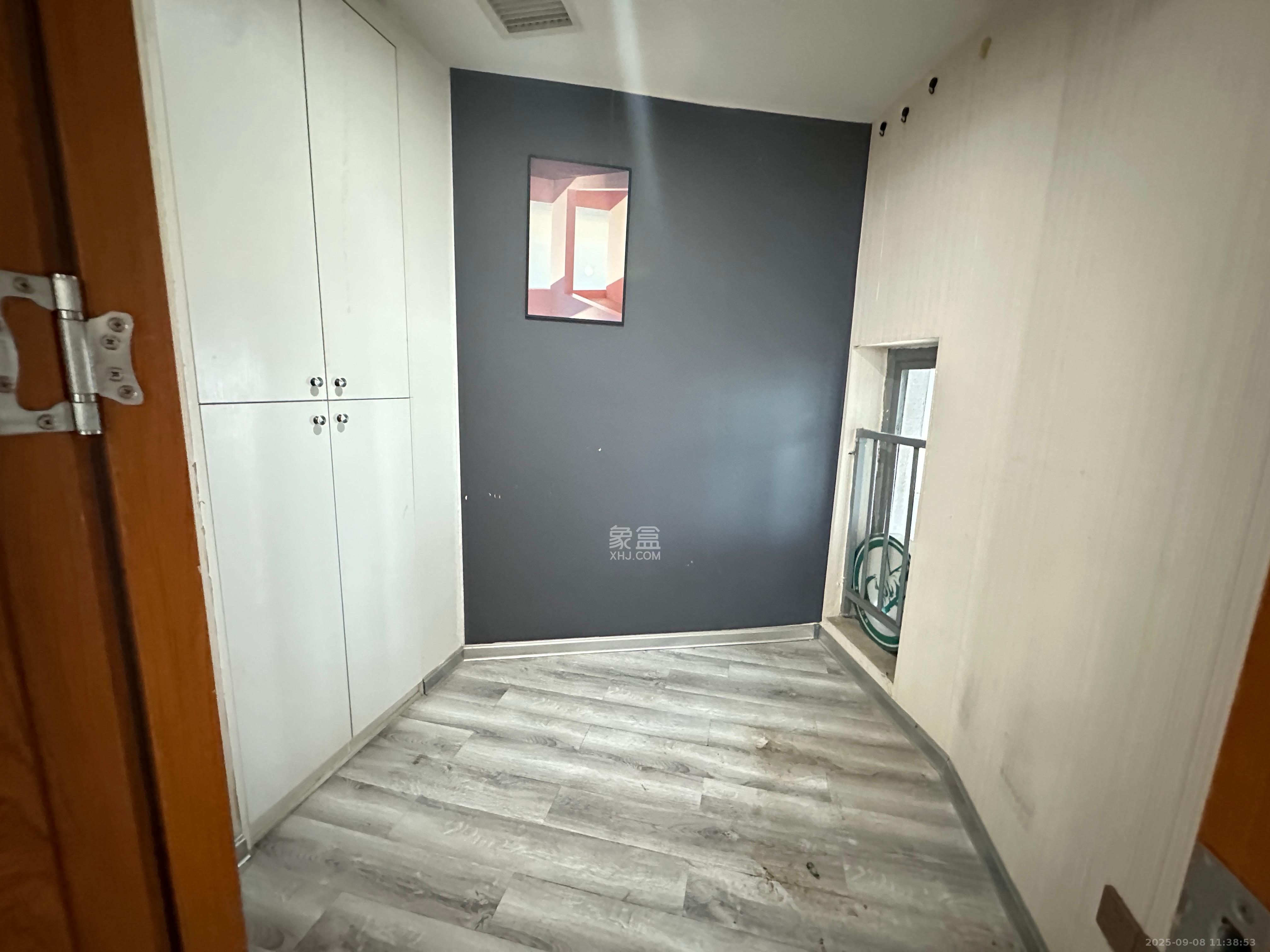 保利国际广场  1室2厅1卫    4500.0元/月室内图