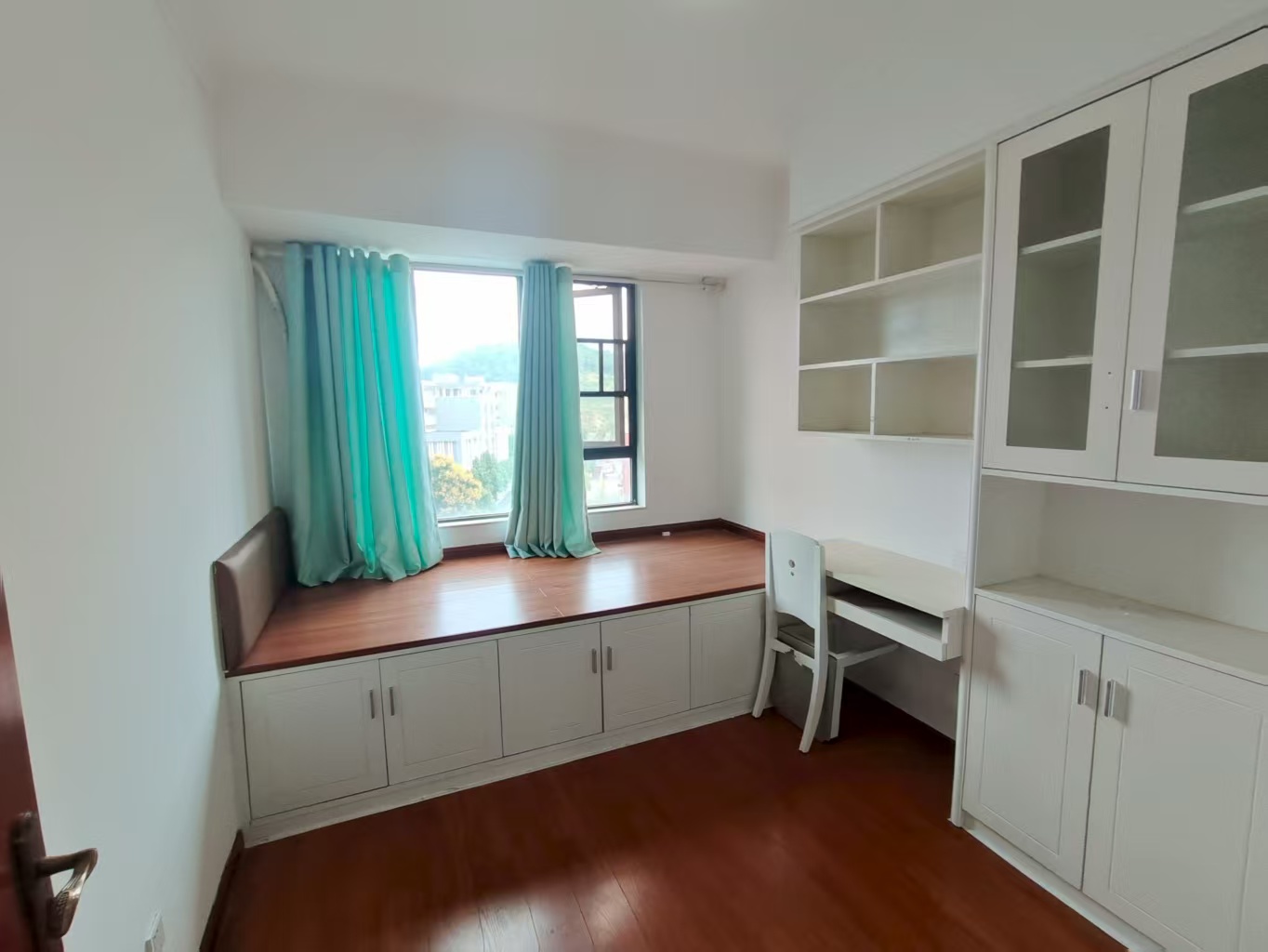 百弘学府城  3室2厅2卫    1400.0元/月 百弘学府城  3室2厅2卫    1400.0元/月室内图