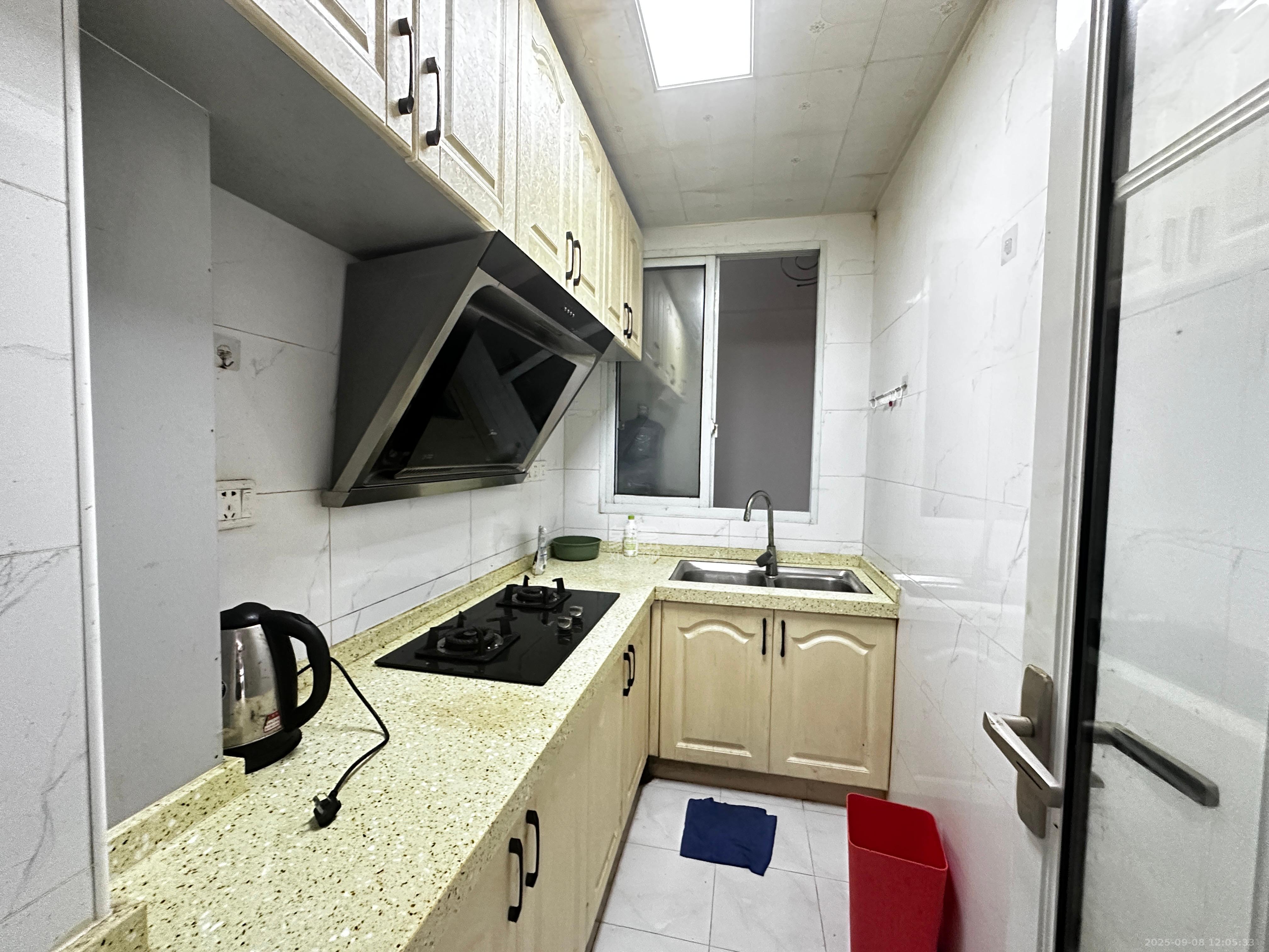 第六都(陆都小区) 2室1厅1卫 2700.0元/月 第六都(陆都小区) 2室1厅1卫 2700.0元/月室内图