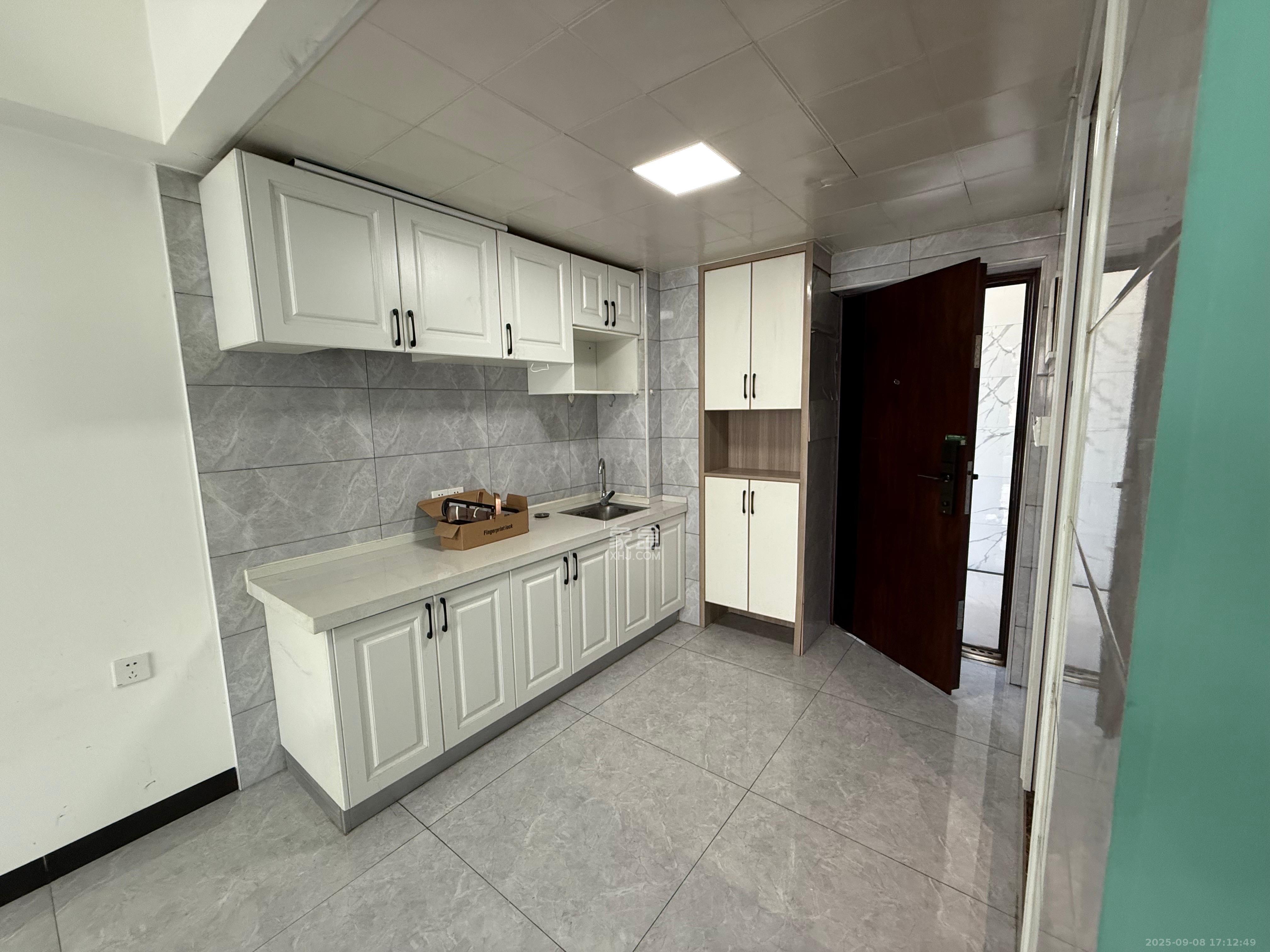 世景国际广场  1室1厅1卫    1500.0元/月 世景国际广场  1室1厅1卫    1500.0元/月室内图