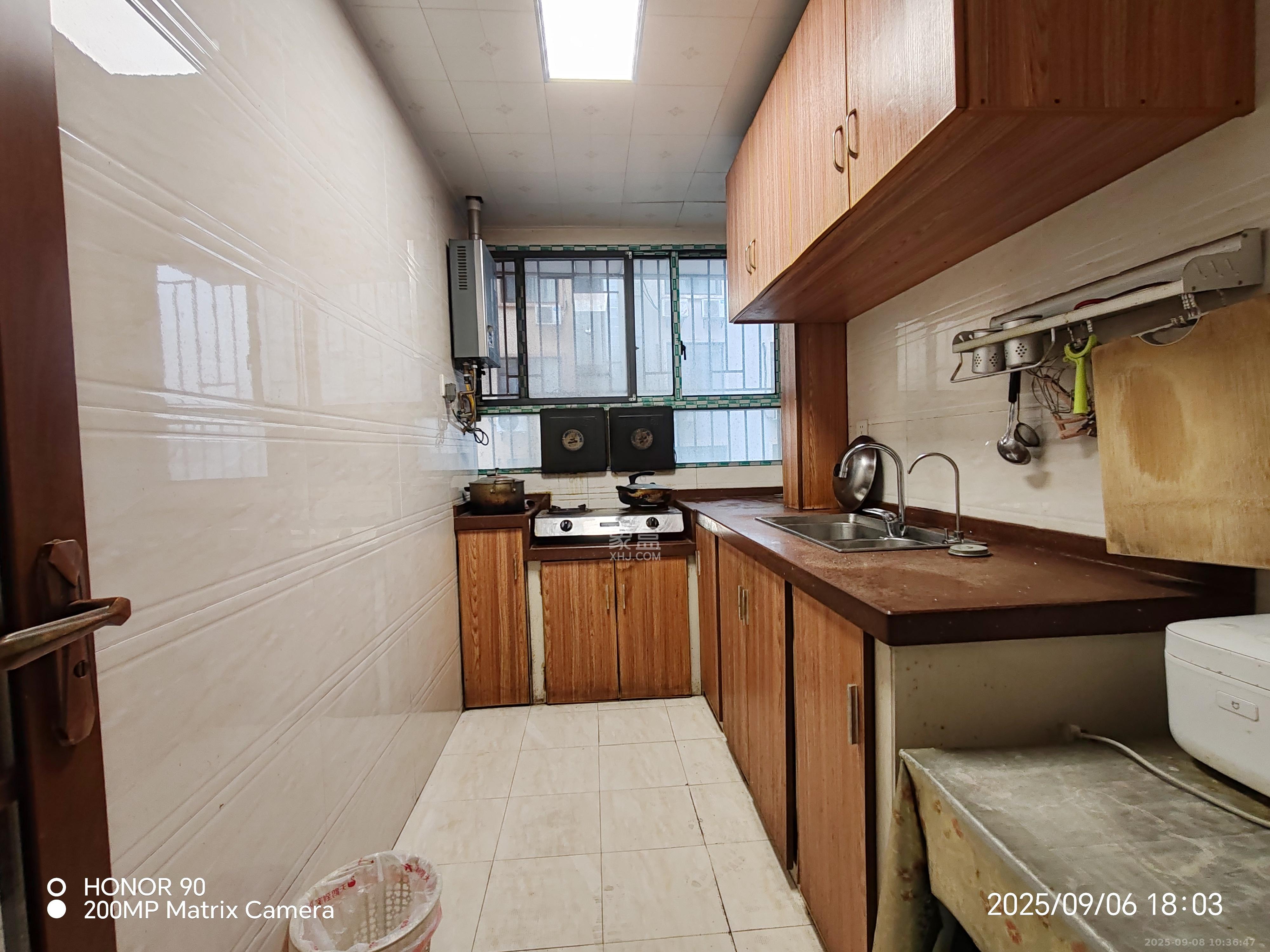 左家塘建材宿舍 3室2厅2卫 2100.0元/月 左家塘建材宿舍 3室2厅2卫 2100.0元/月室内图