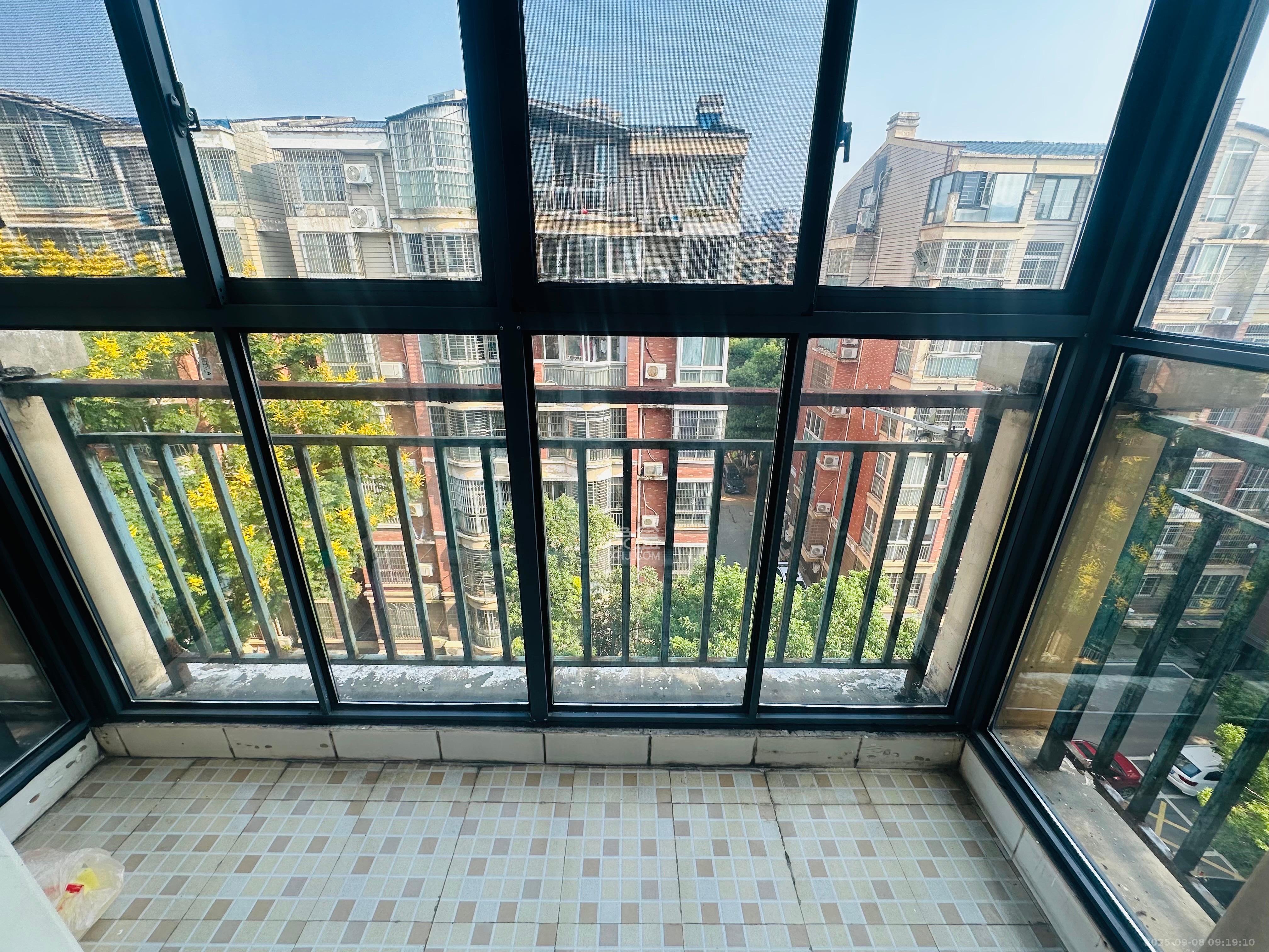 水木兰庭 3室2厅2卫 2000.0元/月 水木兰庭 3室2厅2卫 2000.0元/月室内图