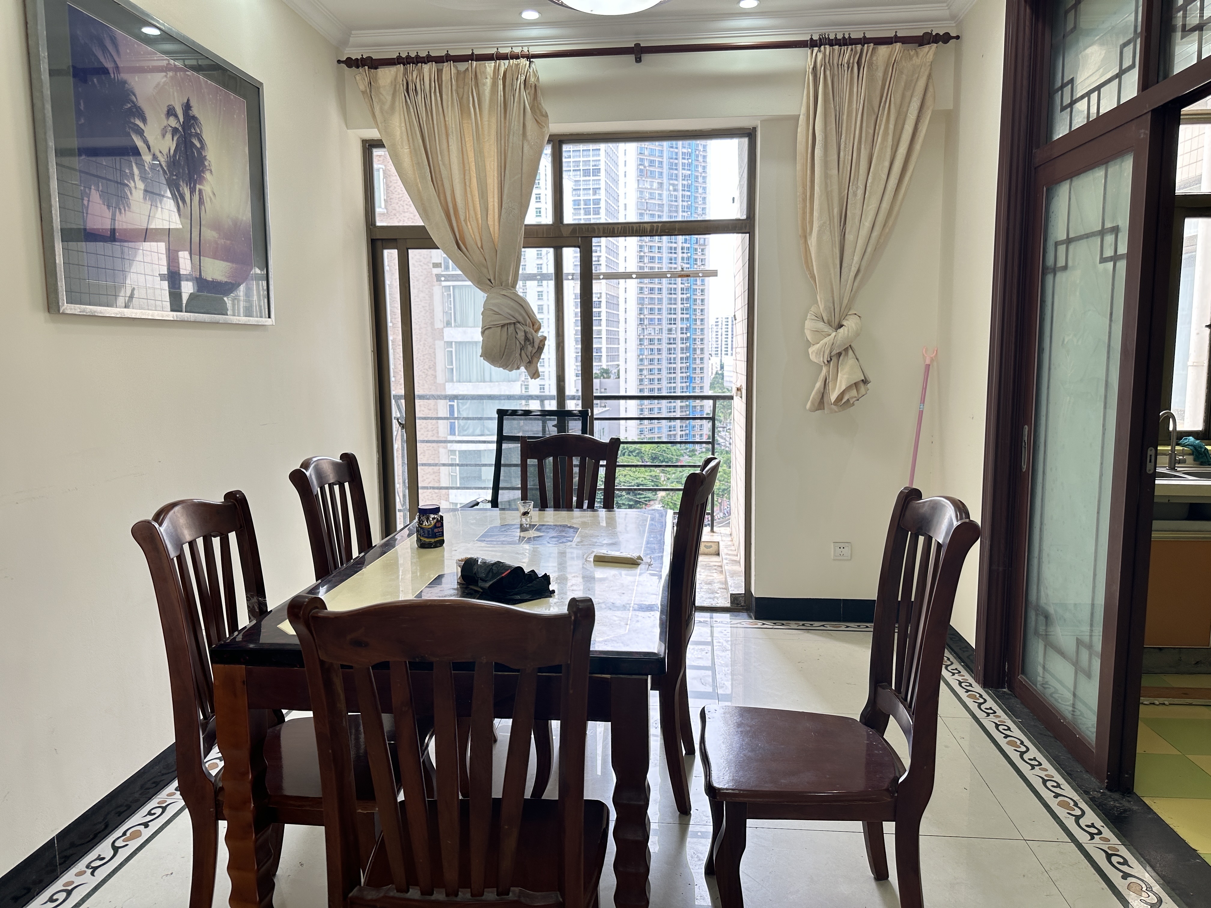 警苑 4室2厅2卫 4200.0元/月 警苑 4室2厅2卫 4200.0元/月室内图