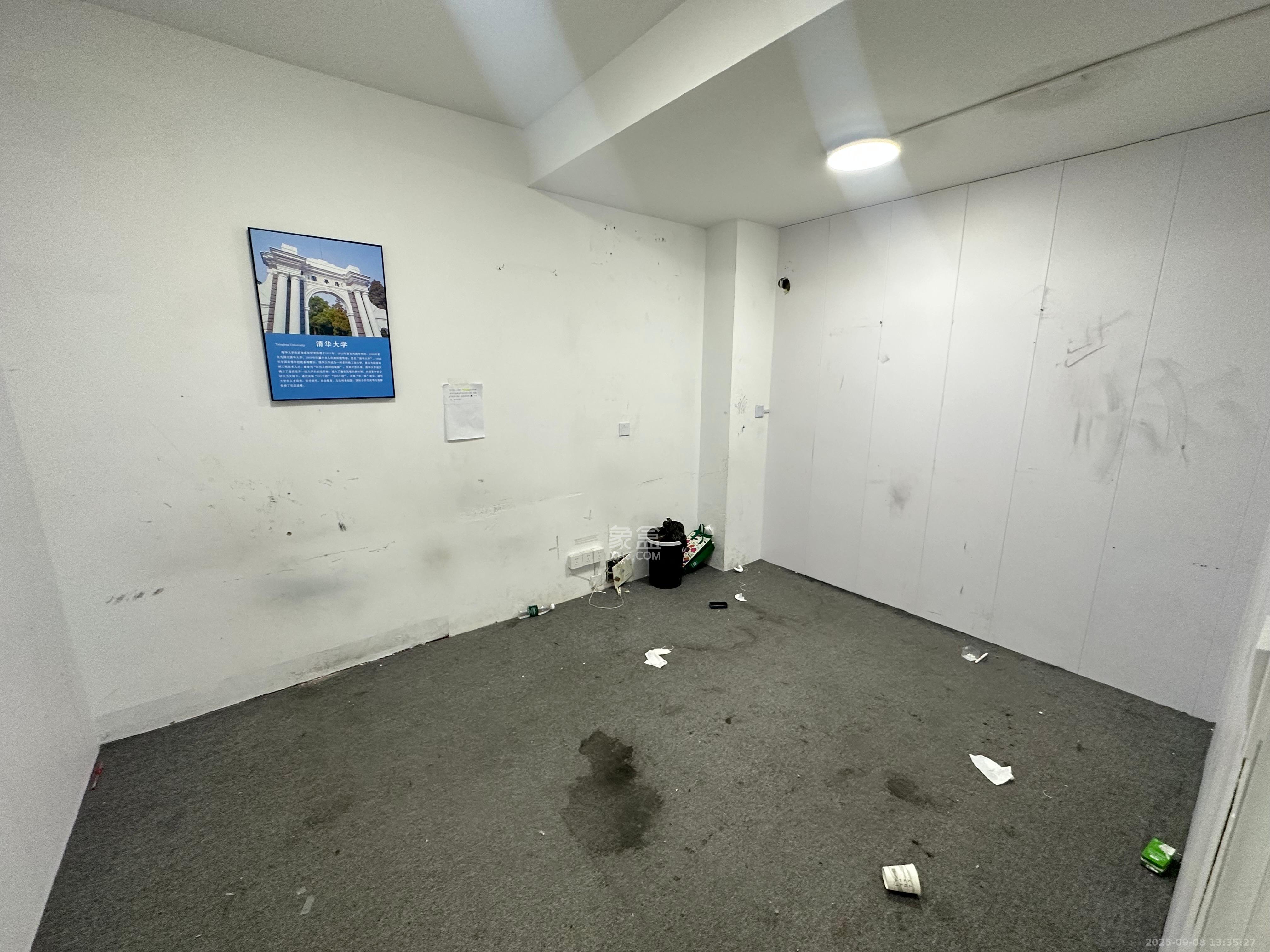 东玺门  4室1厅1卫    3000.0元/月室内图