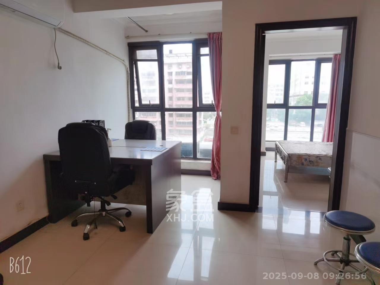 中天广场 1室1厅1卫 2000.0元/月 中天广场 1室1厅1卫 2000.0元/月室内图