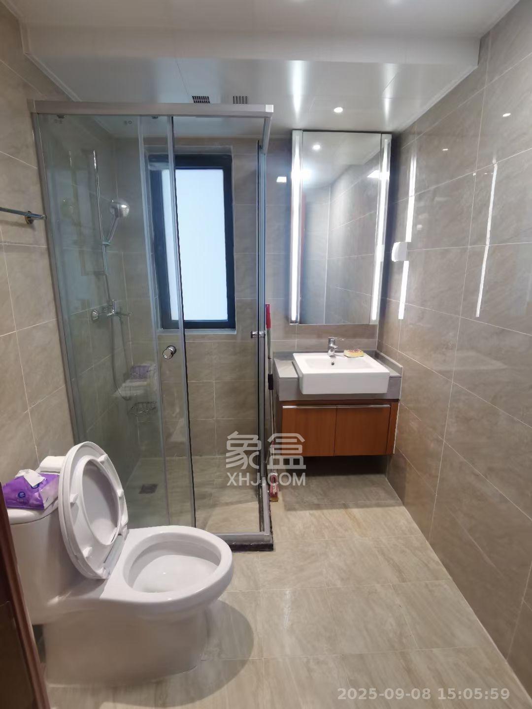 恒大翡翠华庭 2室2厅1卫 1680.00元/月 恒大翡翠华庭 2室2厅1卫 1680.00元/月室内图