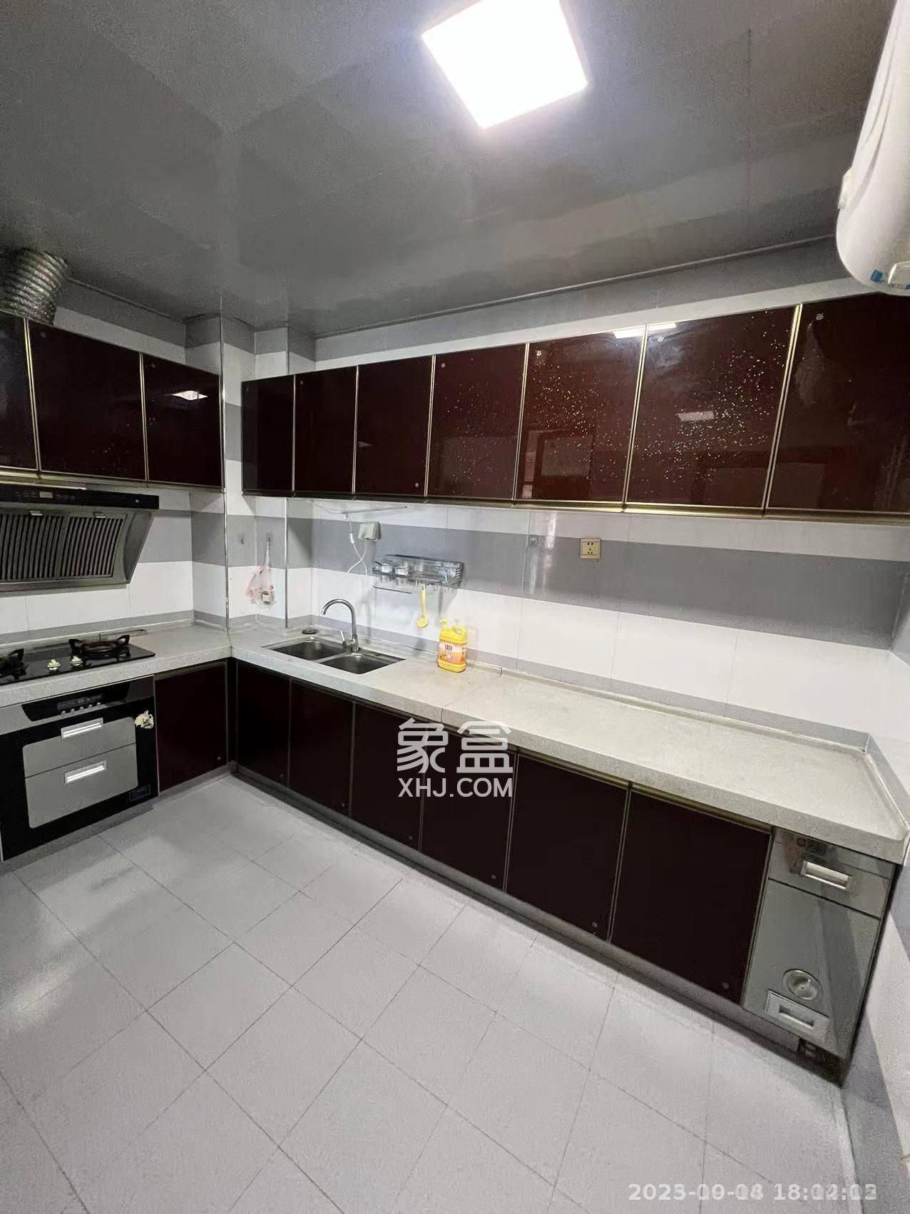 融圣国际  3室2厅2卫    2800.0元/月 融圣国际  3室2厅2卫    2800.0元/月室内图