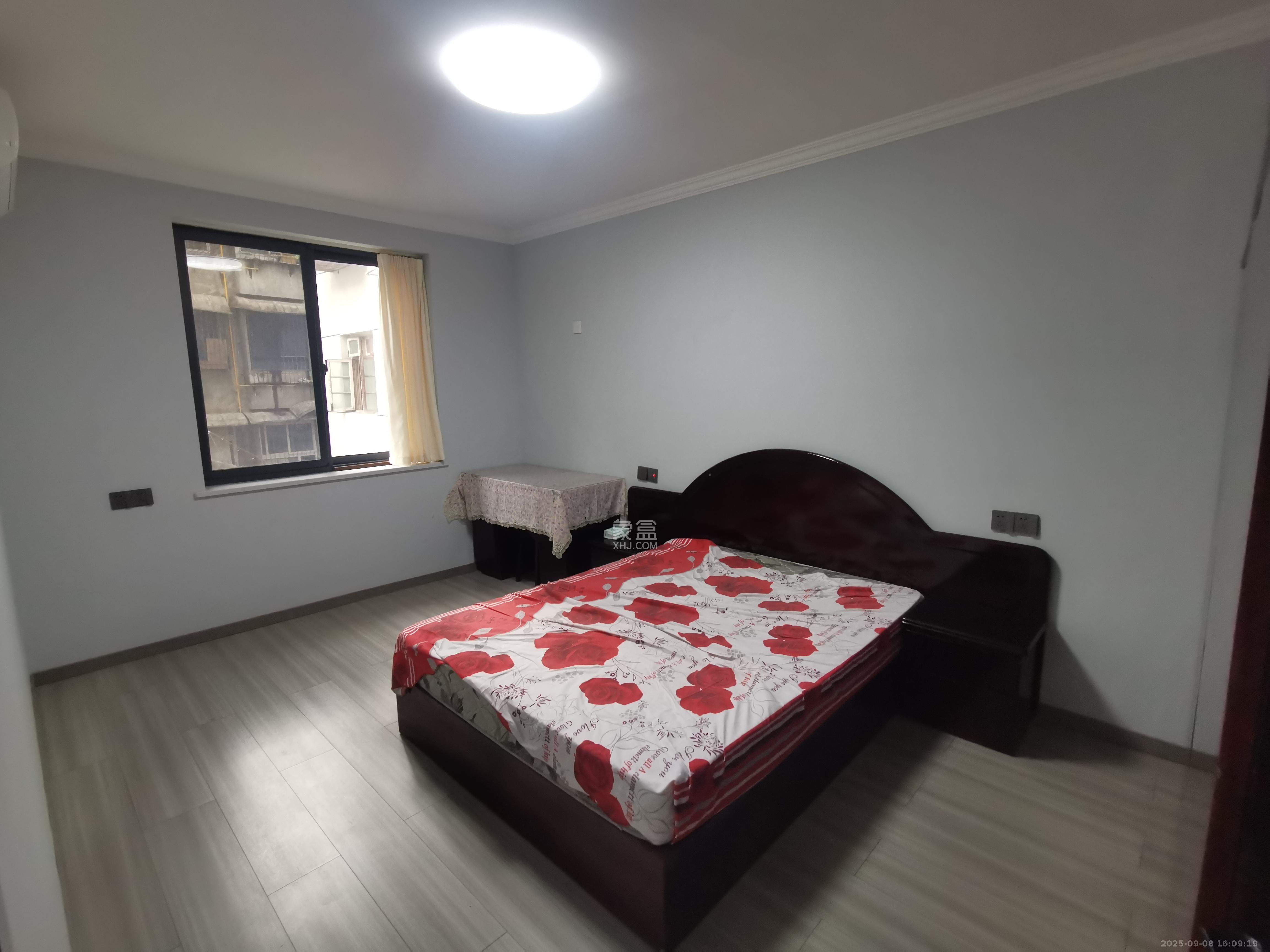 肇家（嘉）坪散盘  3室2厅1卫    3700.0元/月室内图