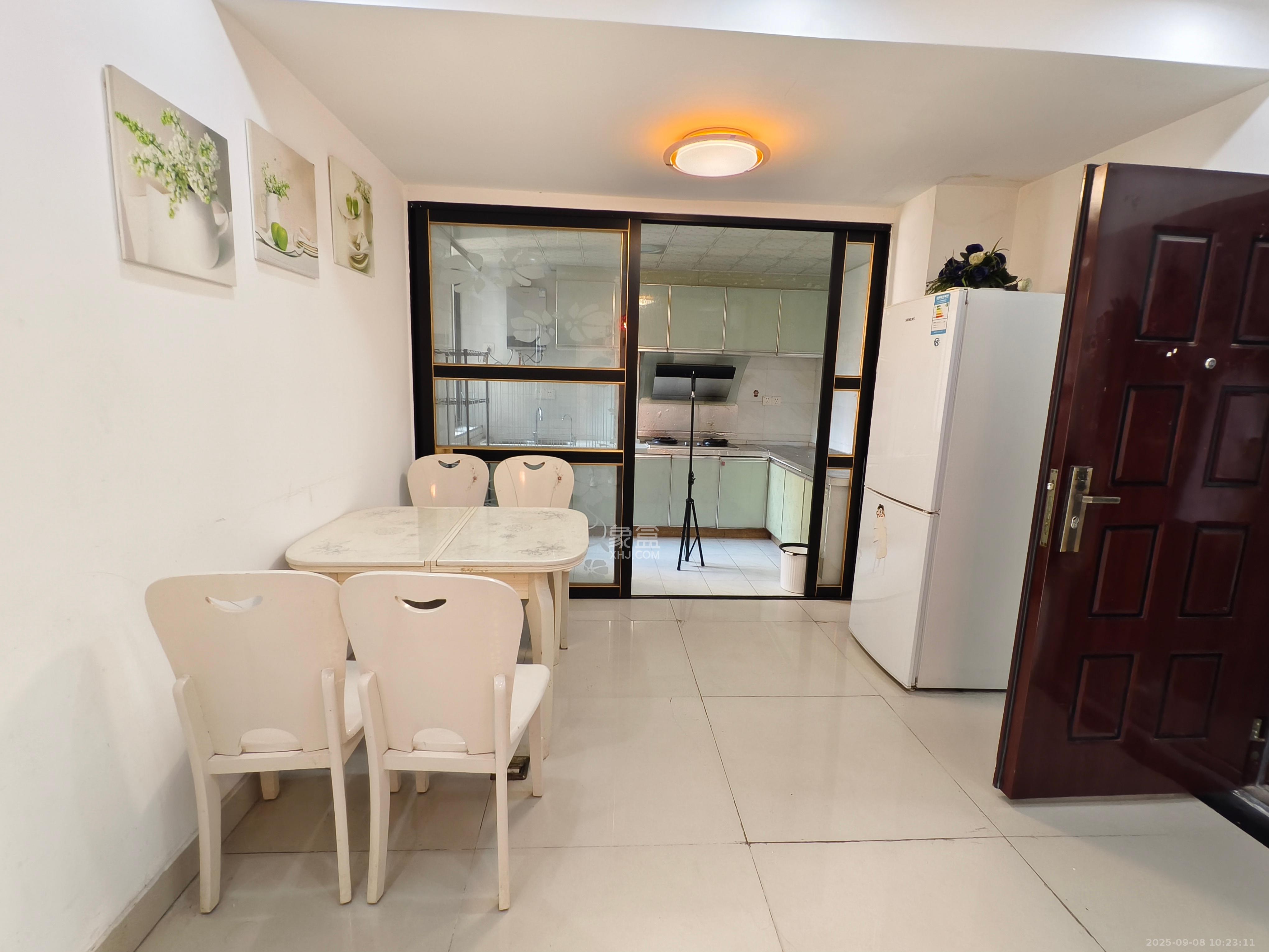 蓝山郡  2室1厅1卫    1800.0元/月 蓝山郡  2室1厅1卫    1800.0元/月室内图