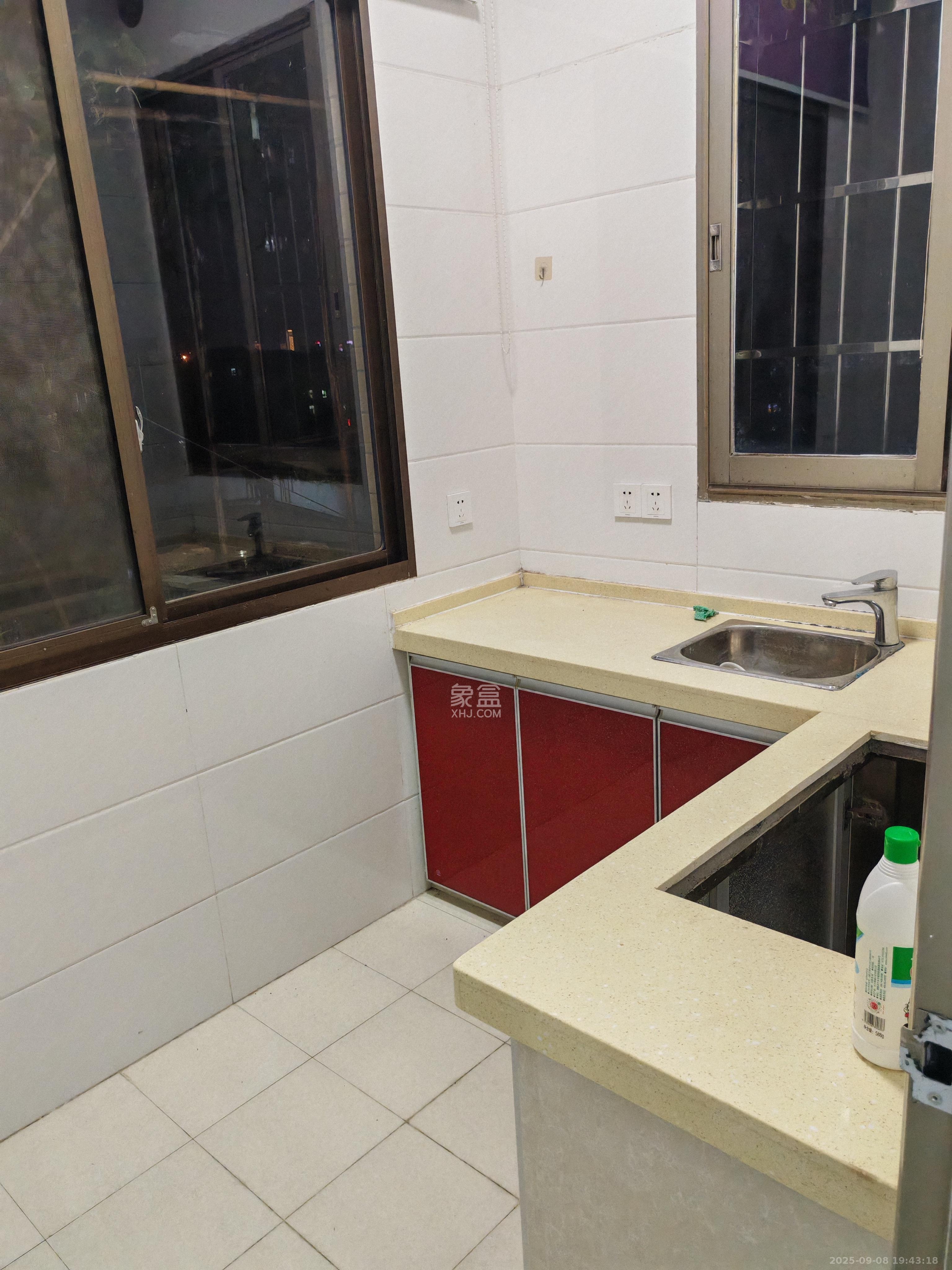 罗汉庄安置小区 3室1厅1卫 1000.0元/月 罗汉庄安置小区 3室1厅1卫 1000.0元/月室内图