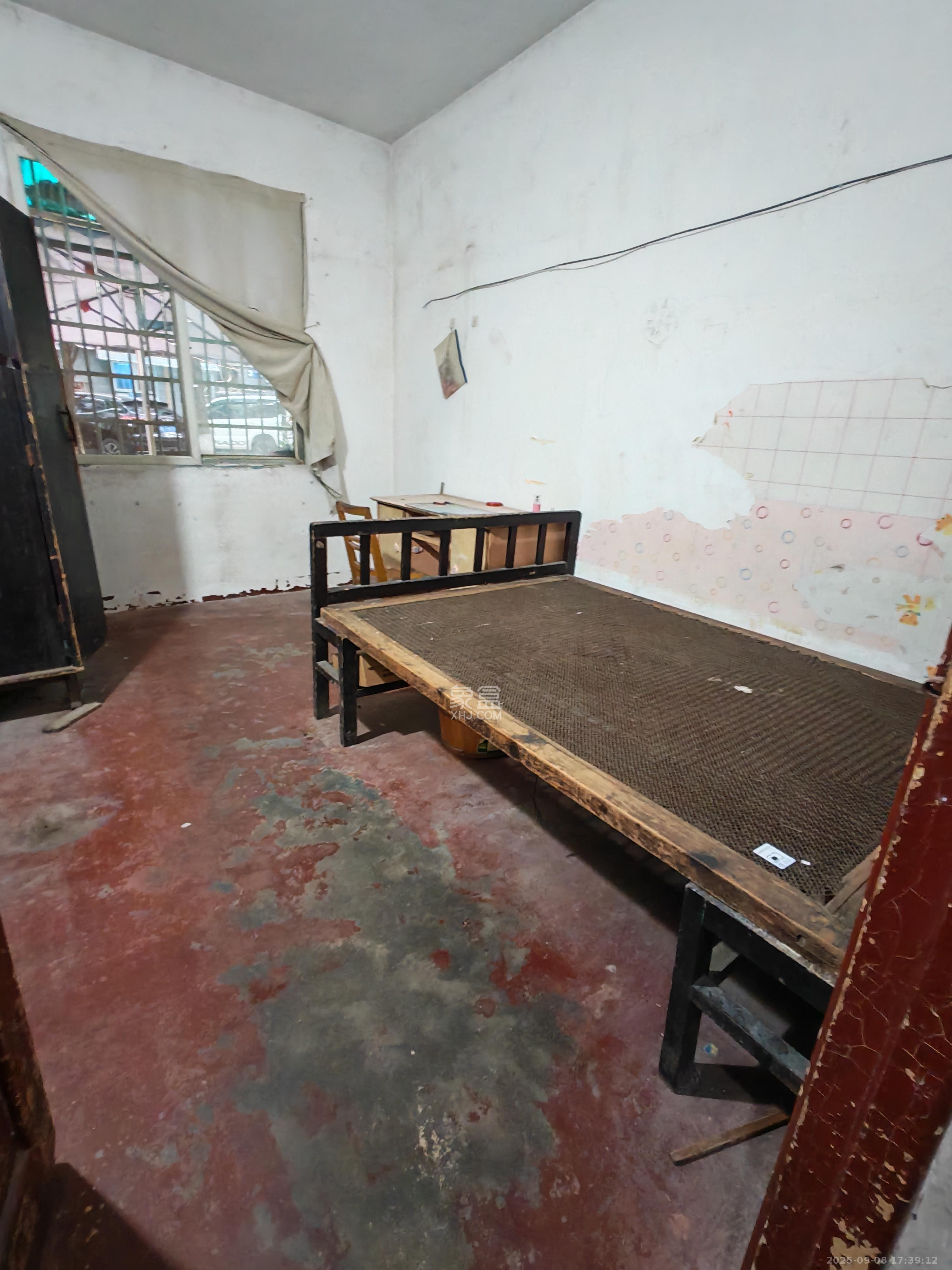 牛婆塘社区  2室1厅1卫    1000.0元/月 牛婆塘社区  2室1厅1卫    1000.0元/月室内图