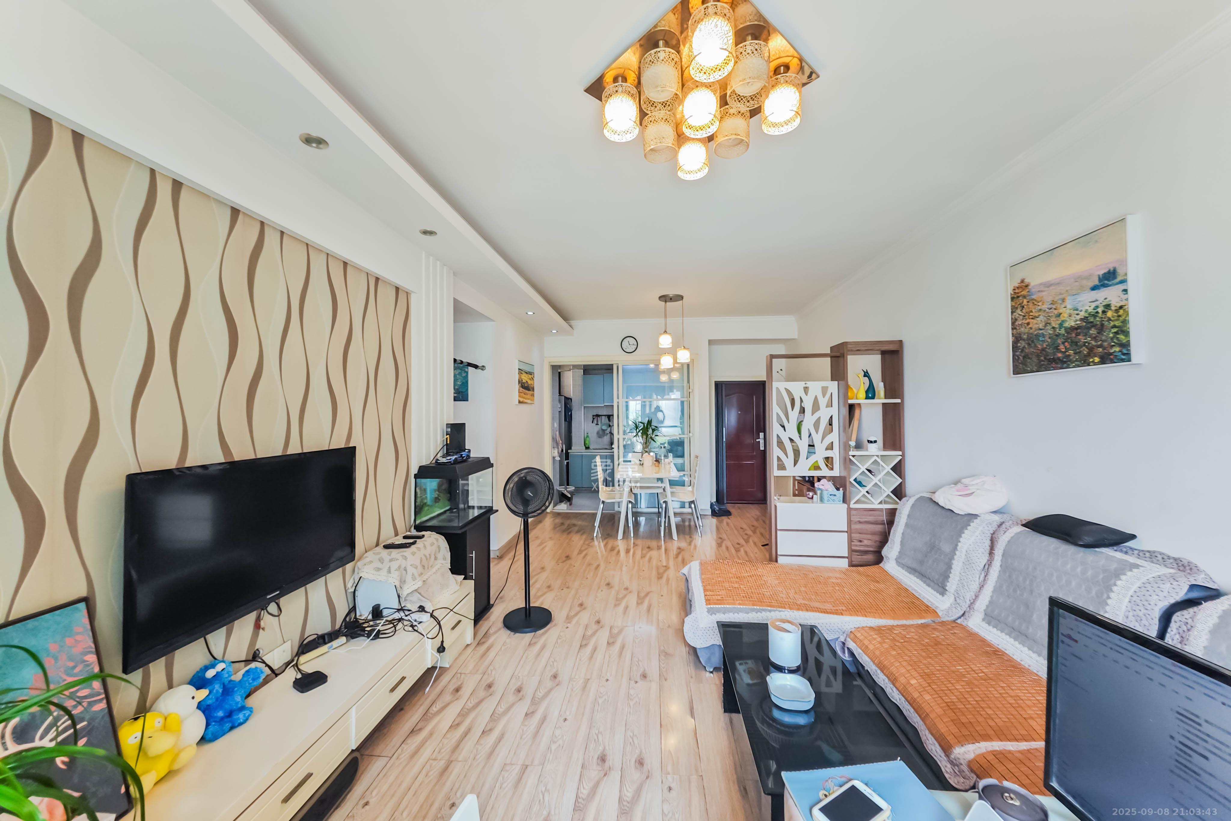 英郡年华  2室2厅1卫    66.0万 英郡年华  2室2厅1卫    66.0万客厅