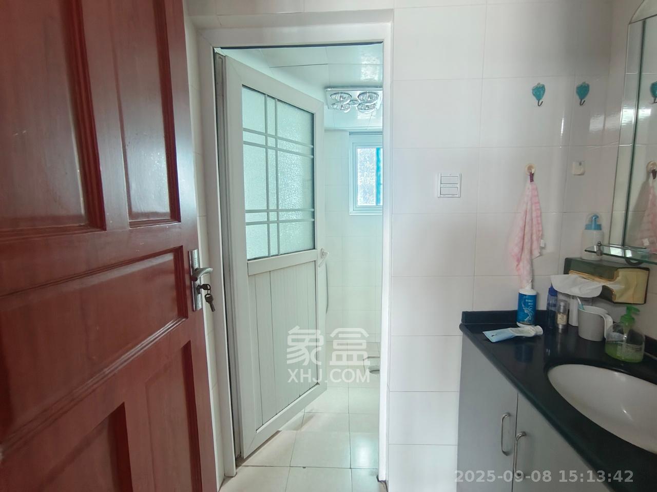 海利华宫大厦 3室2厅2卫 3000.0元/月 海利华宫大厦 3室2厅2卫 3000.0元/月室内图