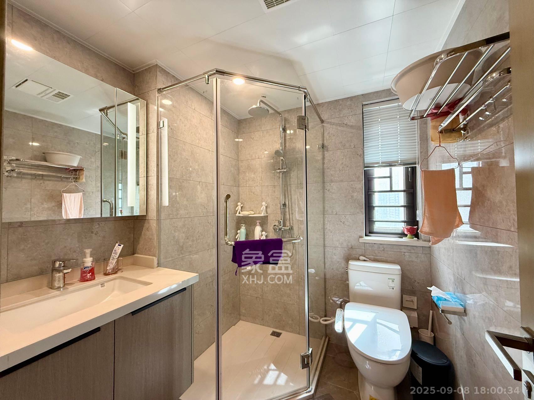 龙湖铂金中心(龙湖春江郦城) 3室2厅2卫 5000.0元/月 龙湖铂金中心(龙湖春江郦城) 3室2厅2卫 5000.0元/月室内图