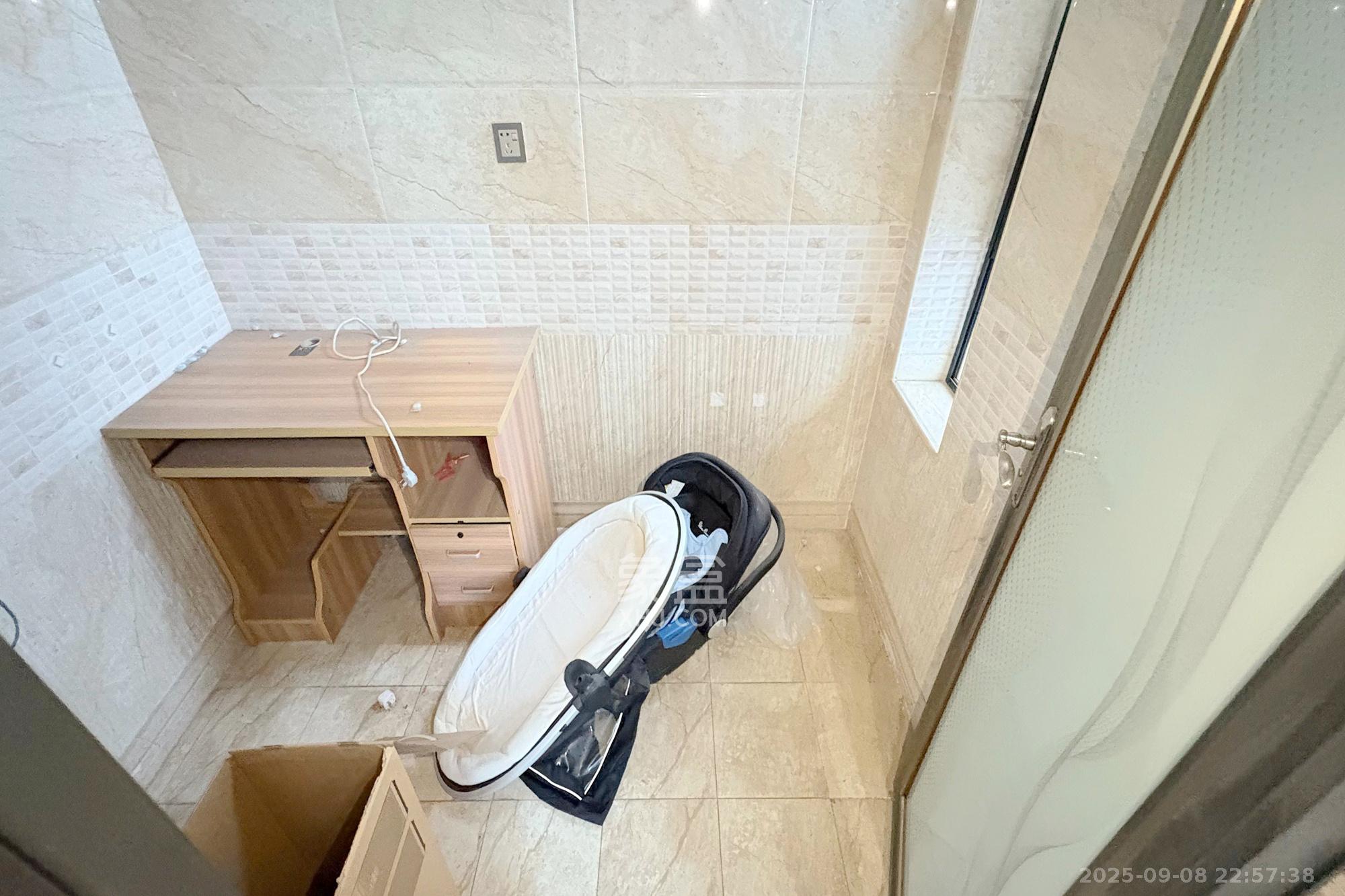 融圣国际  4室2厅2卫    144.8万 融圣国际  4室2厅2卫    144.8万卫生间