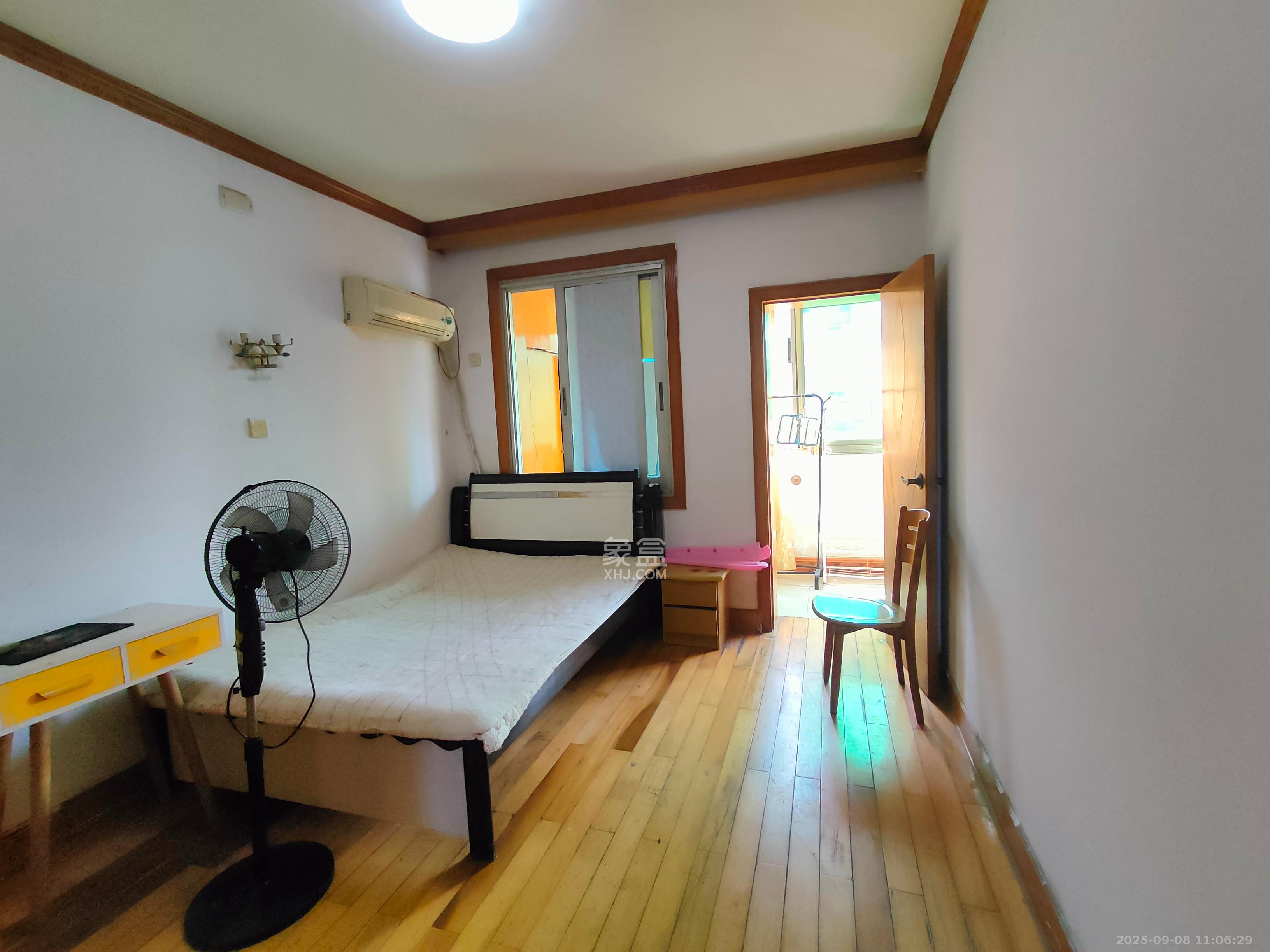 机械化宿舍  3室2厅1卫    1200.0元/月室内图