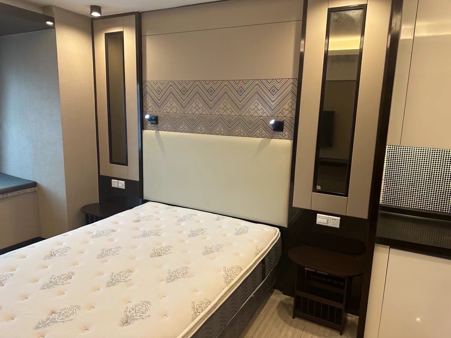 海航国际广场 1室1厅1卫 2000.0元/月 海航国际广场 1室1厅1卫 2000.0元/月室内图