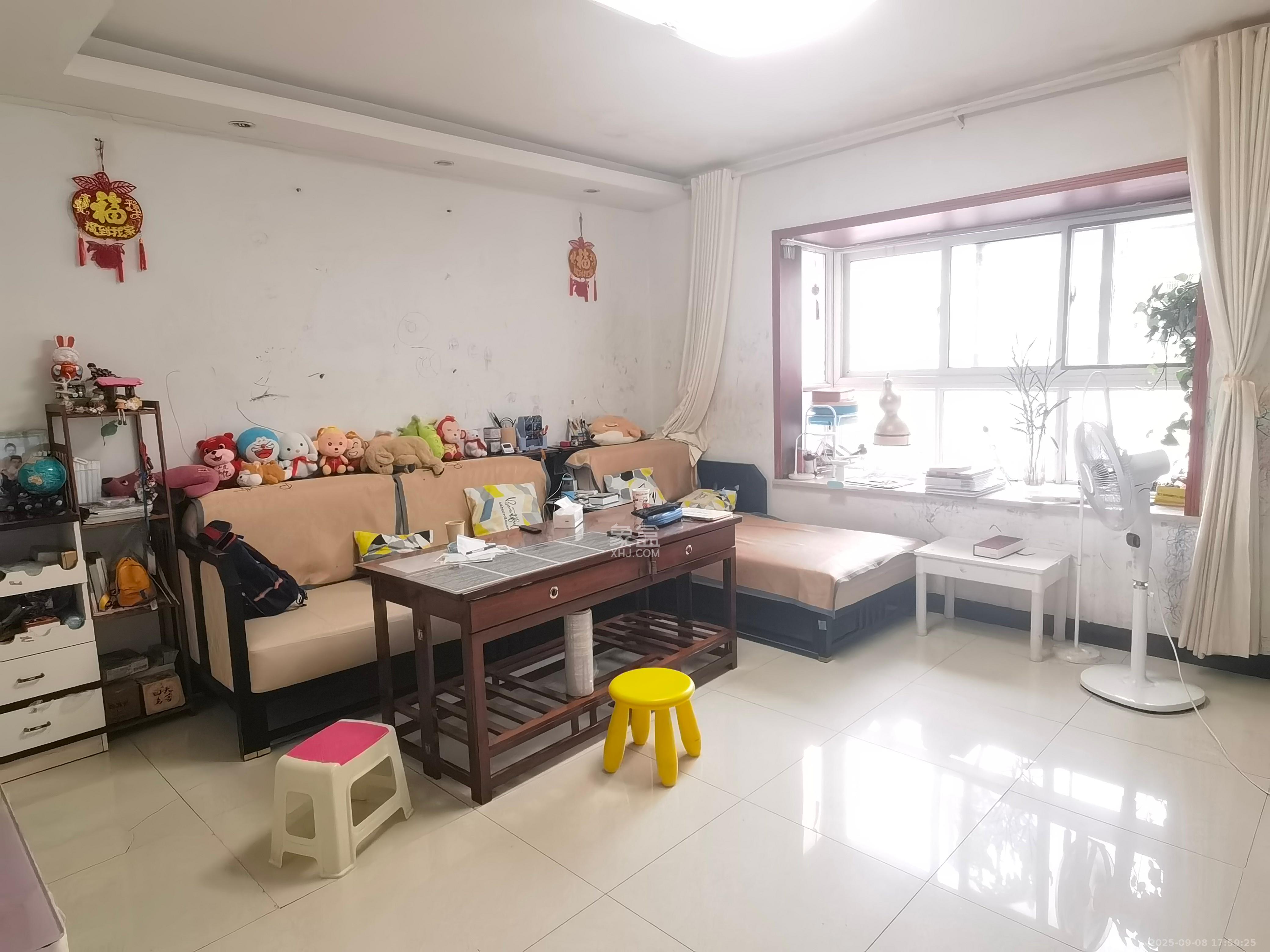 德润园  1室2厅1卫    2200.0元/月 德润园  1室2厅1卫    2200.0元/月