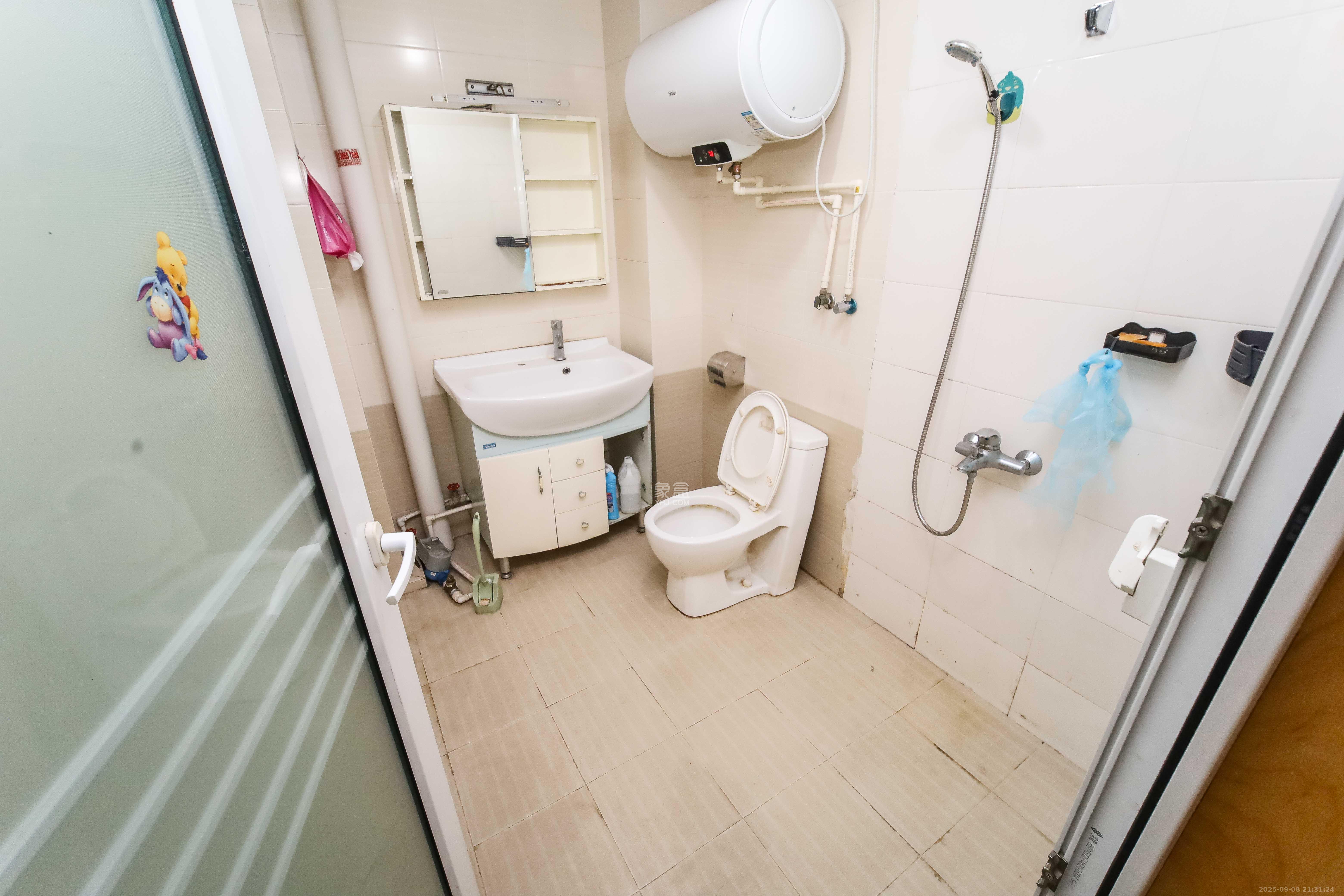 新世纪家园 3室2厅1卫 85.0万 新世纪家园 3室2厅1卫 85.0万卫生间