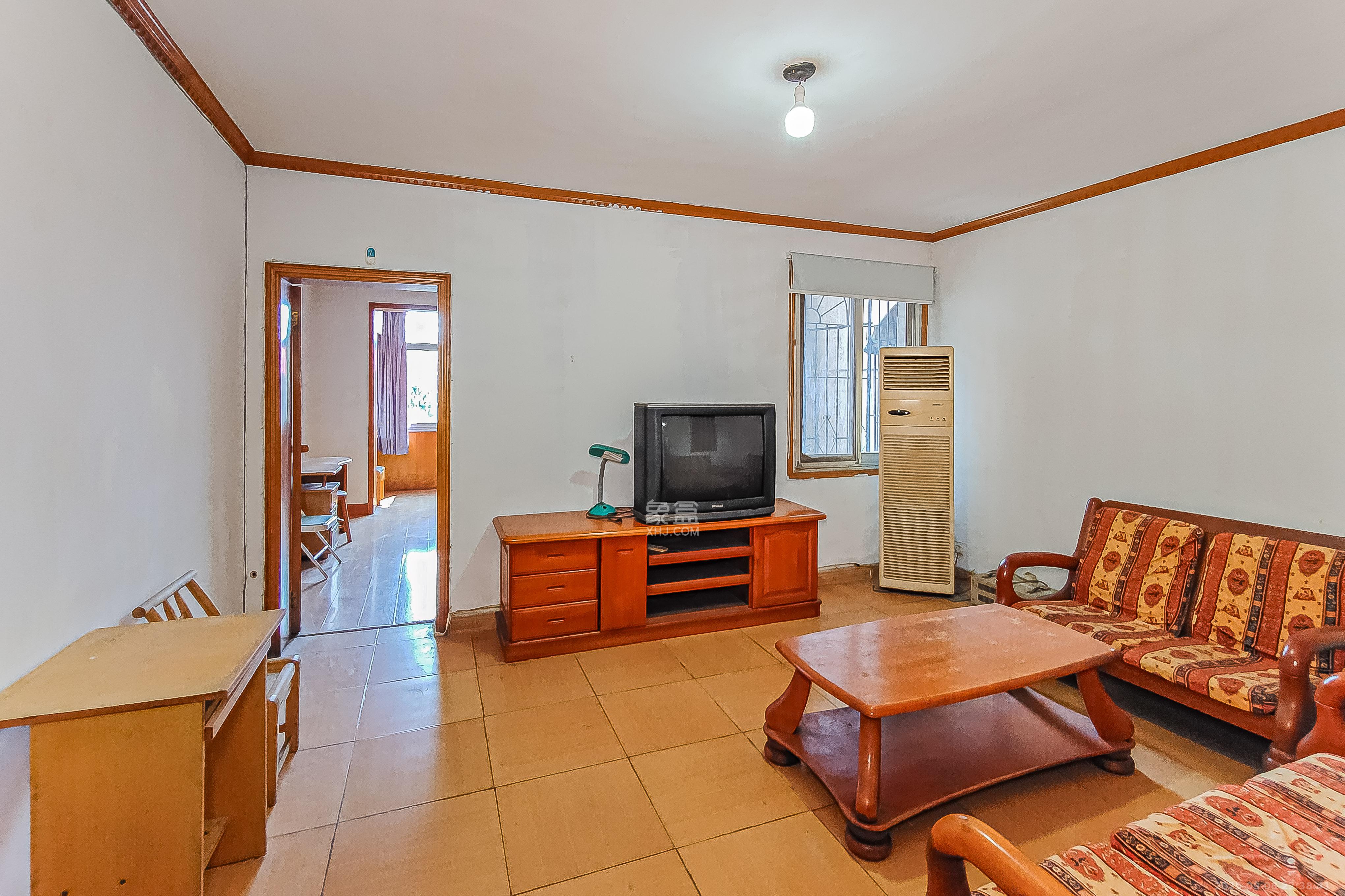 长郡花园  2室1厅1卫    73.0万 长郡花园  2室1厅1卫    73.0万客厅