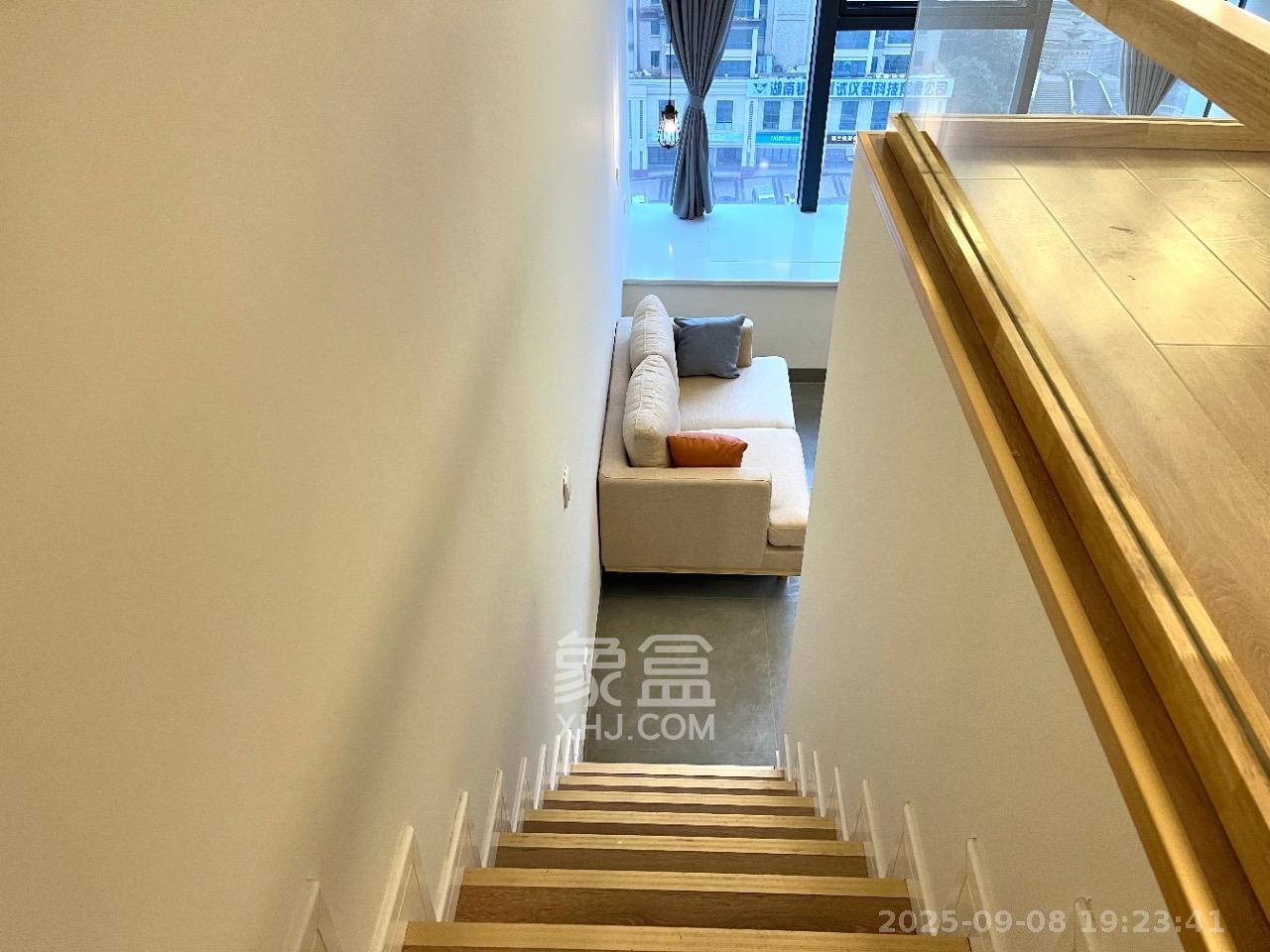 裕天国际商汇中心 1室0厅0卫 1500.0元/月 裕天国际商汇中心 1室0厅0卫 1500.0元/月室内图