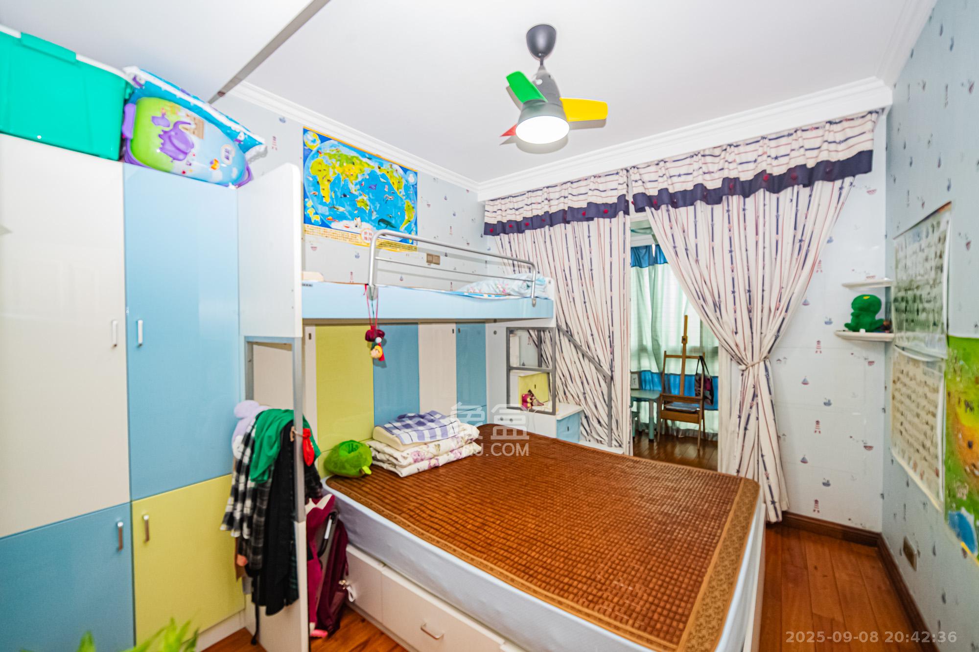 滨江君悦香邸  3室2厅2卫    130.28万 滨江君悦香邸  3室2厅2卫    130.28万卧室