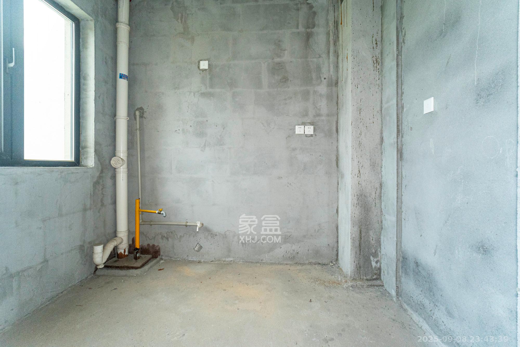 新城朗隽大都会  4室2厅2卫    77.0万厨房