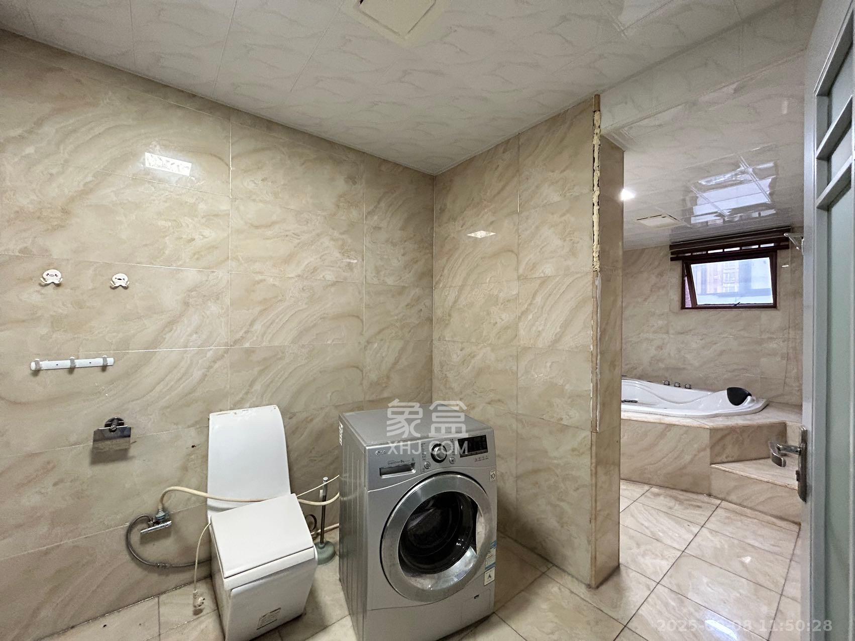 湘江世纪城湘江豪庭 4室2厅3卫 7000.0元/月 湘江世纪城湘江豪庭 4室2厅3卫 7000.0元/月室内图