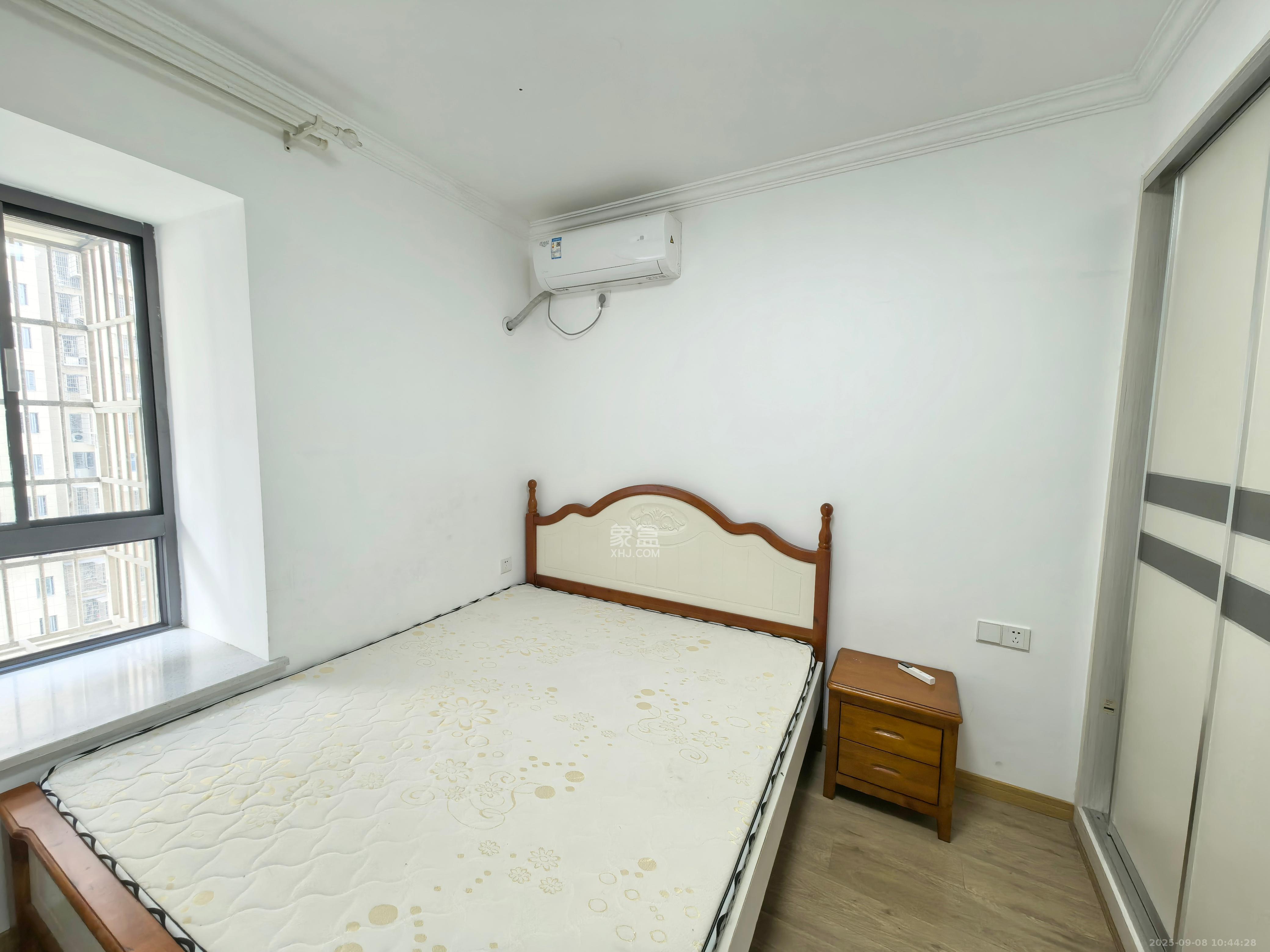 枫林雅苑(雷锋机电市场二期) 3室2厅2卫 2000.0元/月 枫林雅苑(雷锋机电市场二期) 3室2厅2卫 2000.0元/月室内图