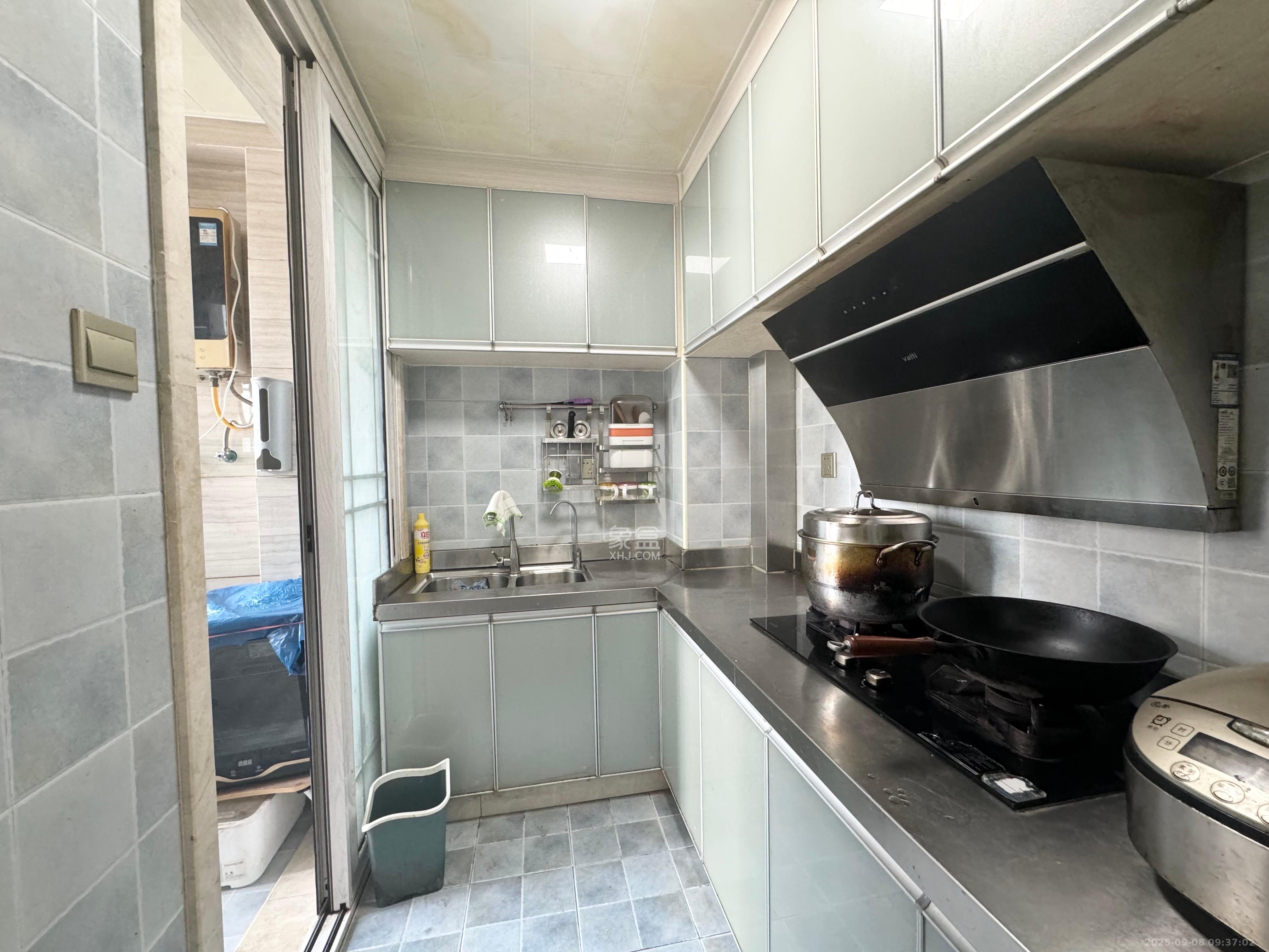 中信凯旋城(中信新城四期)  3室2厅1卫    2000.0元/月 中信凯旋城(中信新城四期)  3室2厅1卫    2000.0元/月室内图