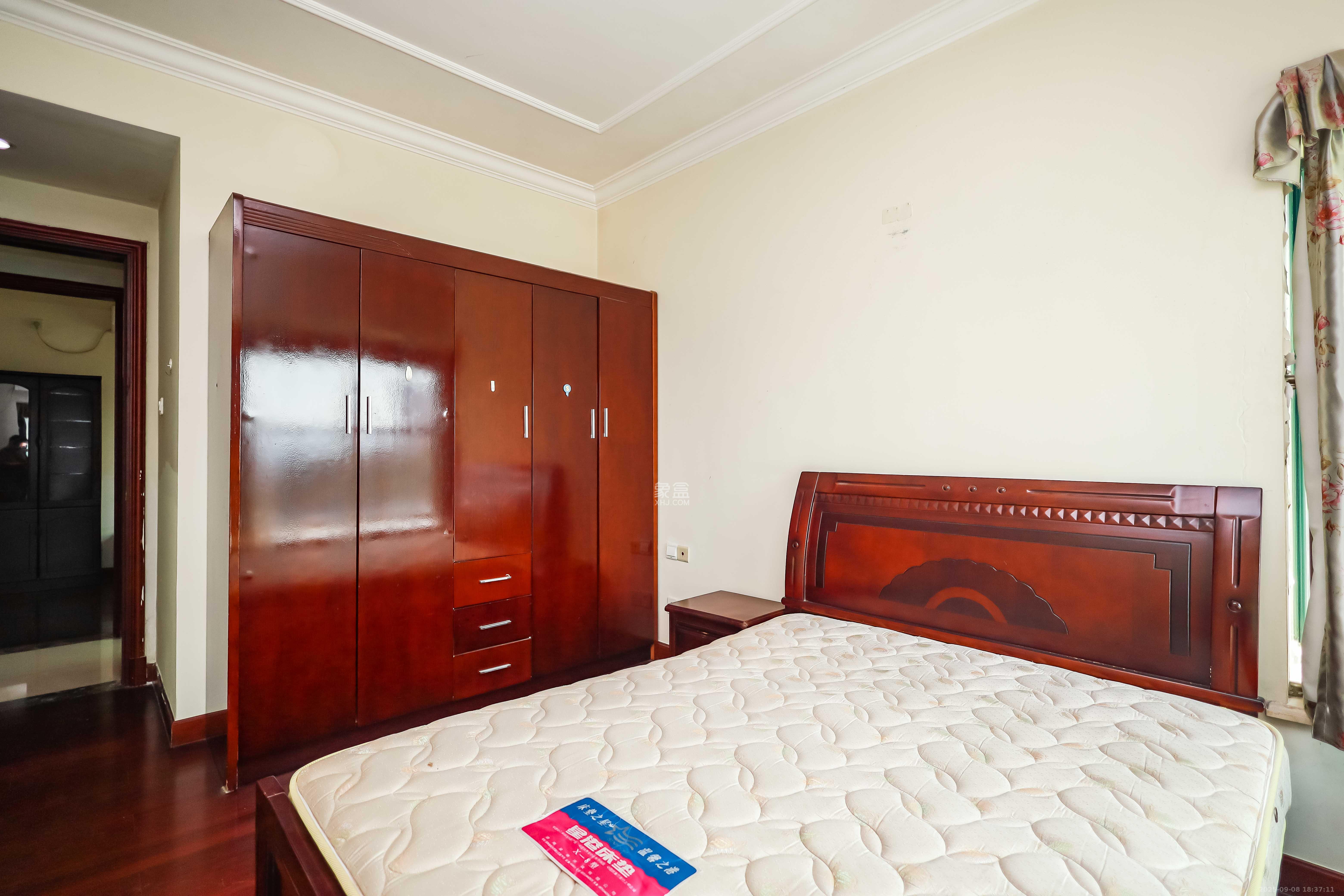 恒大华府 2室2厅1卫 120.0万 恒大华府 2室2厅1卫 120.0万卧室