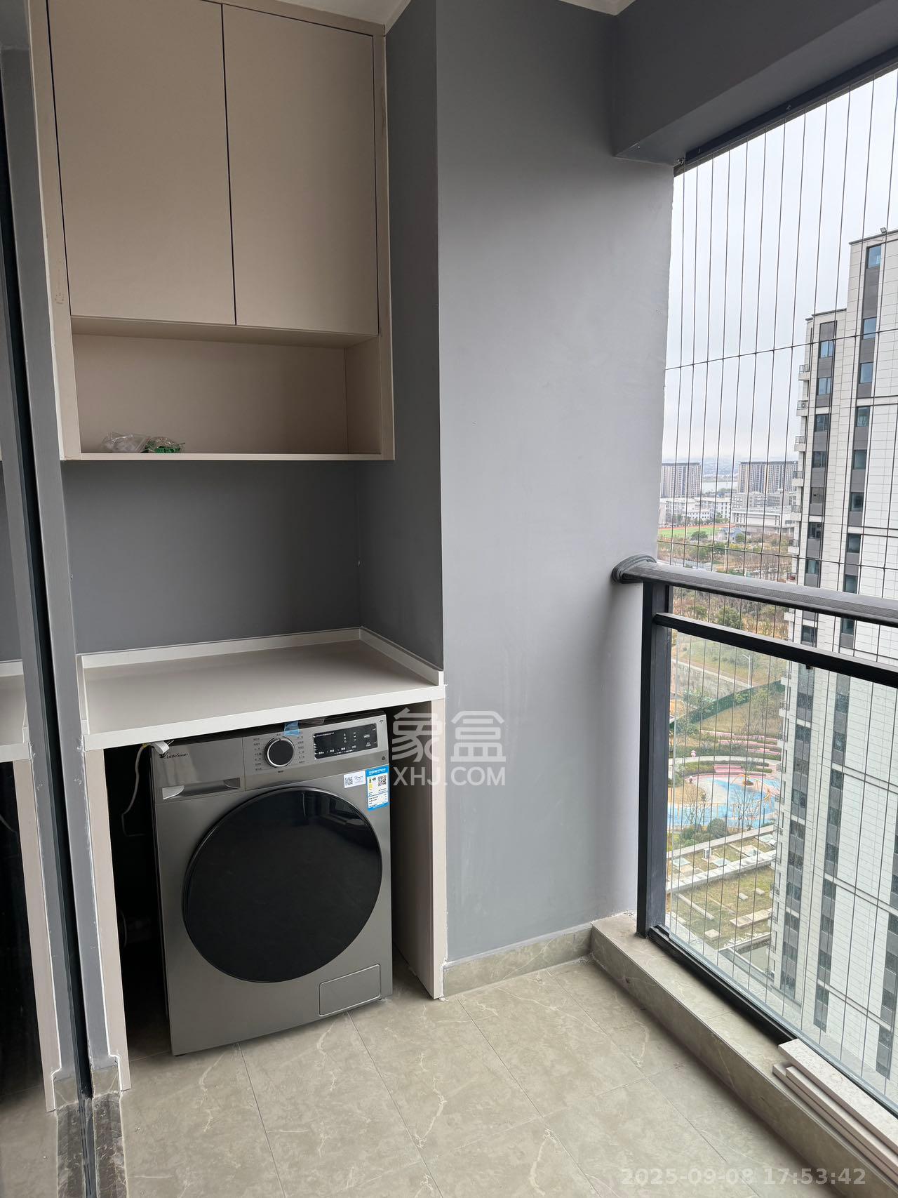中海阅麓山一期  3室2厅1卫   3800.00元/月室内图