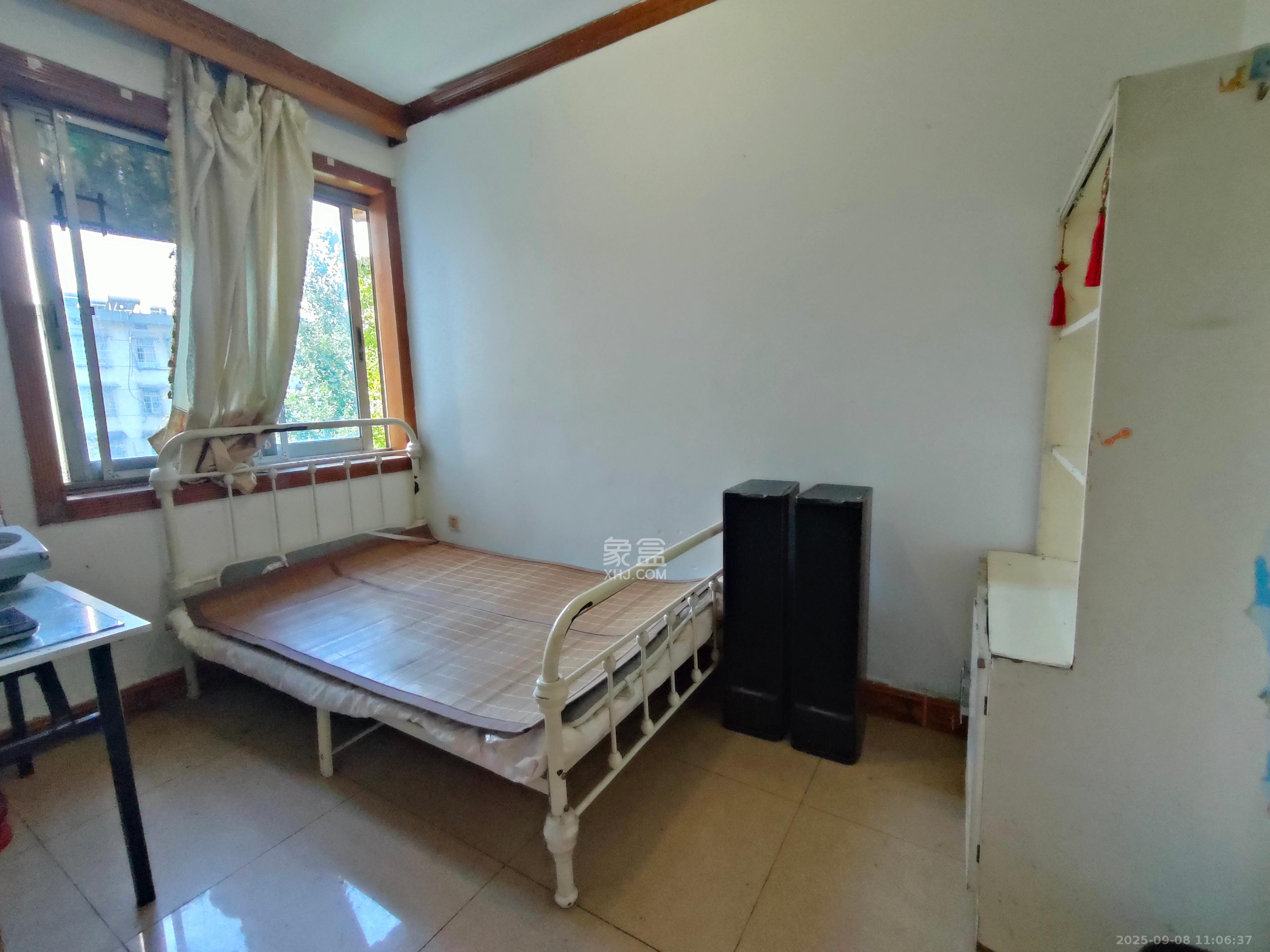 机械化宿舍  3室2厅1卫    1200.0元/月室内图