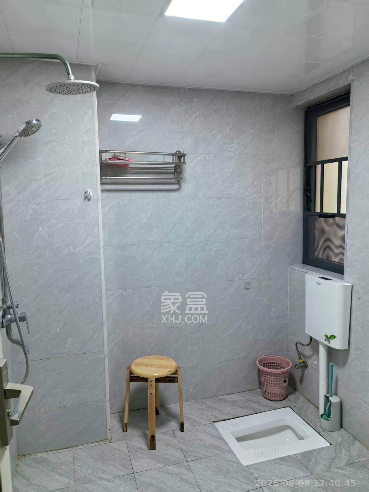 金南家园三期  3室2厅2卫   2500.00元/月室内图