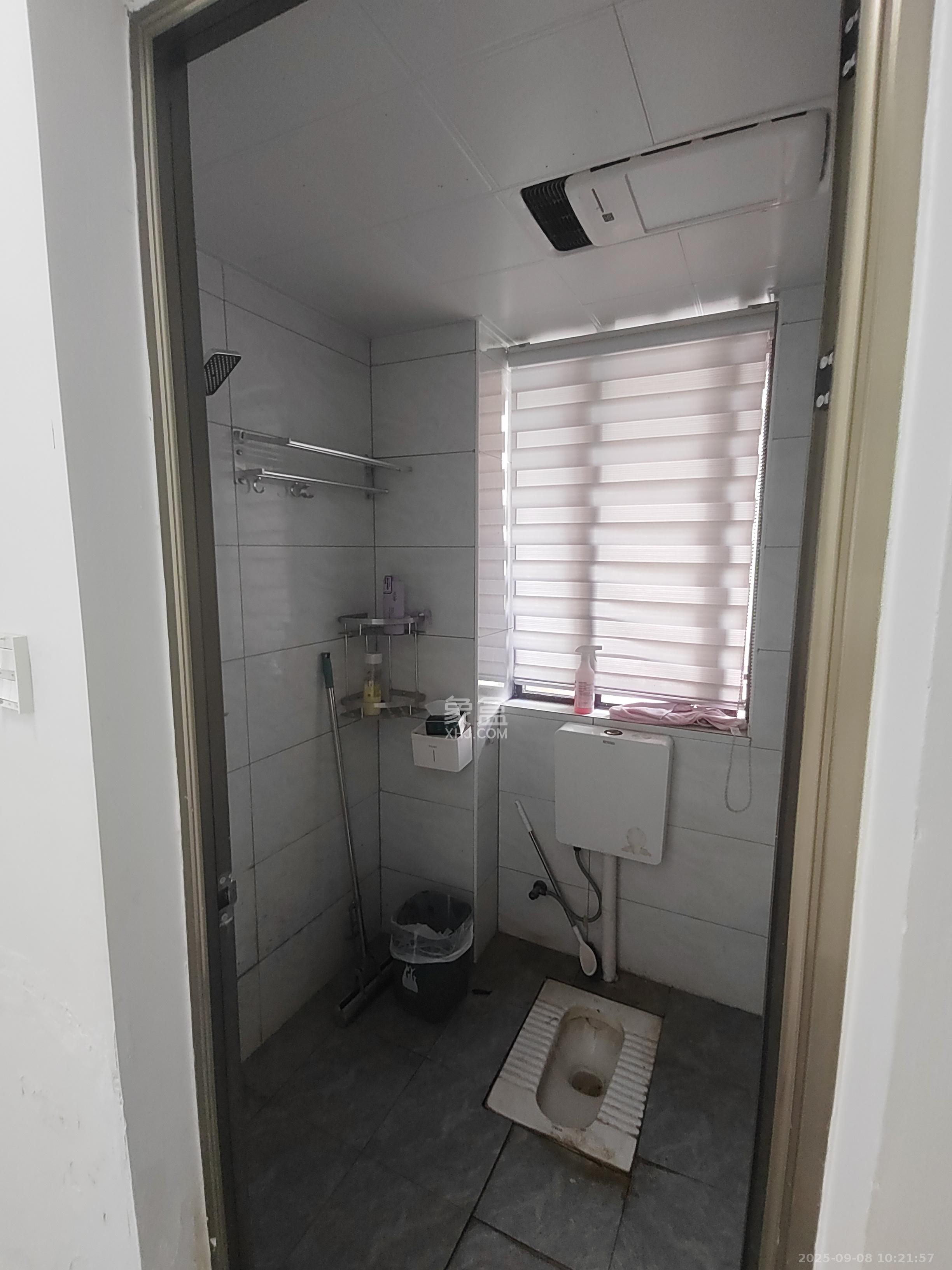 旭辉御府  3室2厅2卫   2500.00元/月室内图